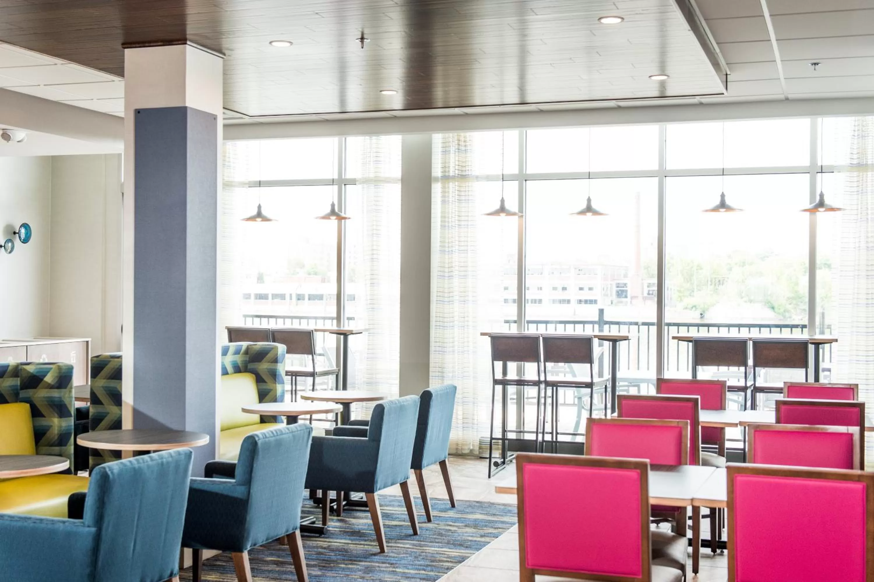 Restaurant/places to eat in Holiday Inn Express & Suites Rock Falls by IHG