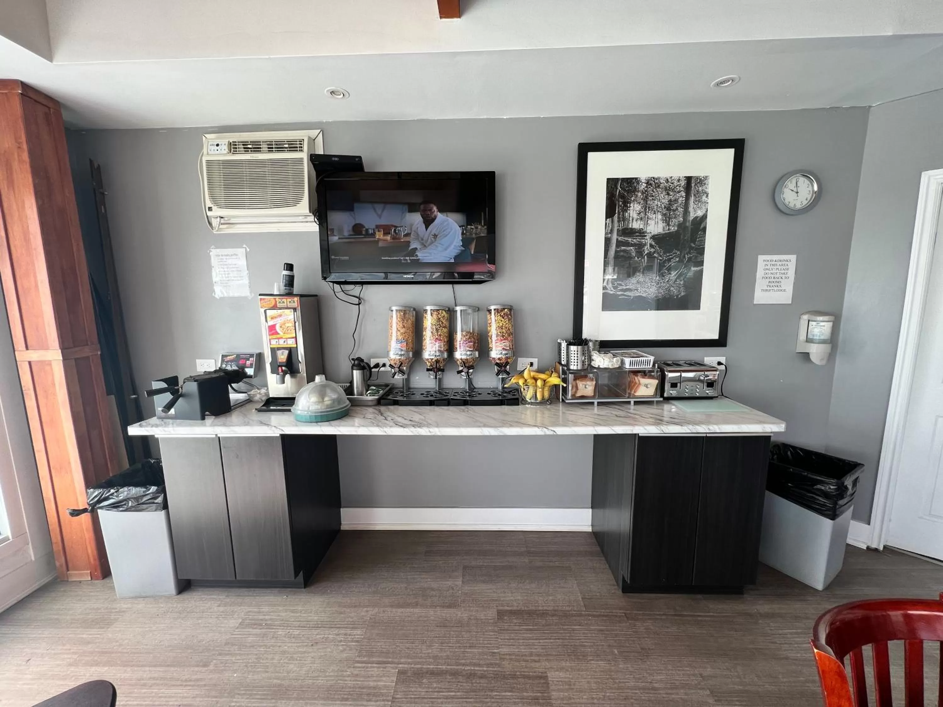 Breakfast in Thriftlodge Saskatoon