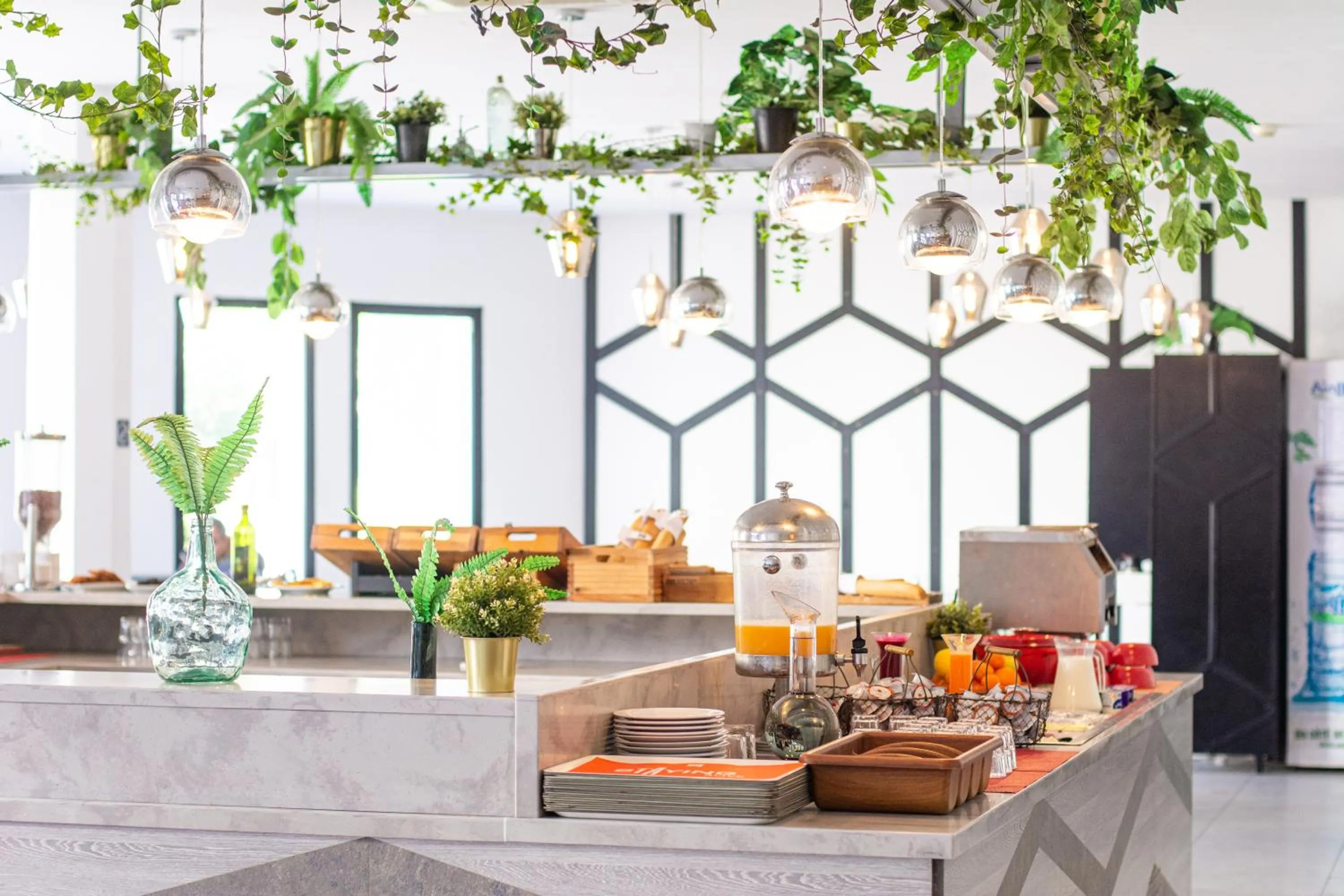 Restaurant/places to eat in Ibis Meknès