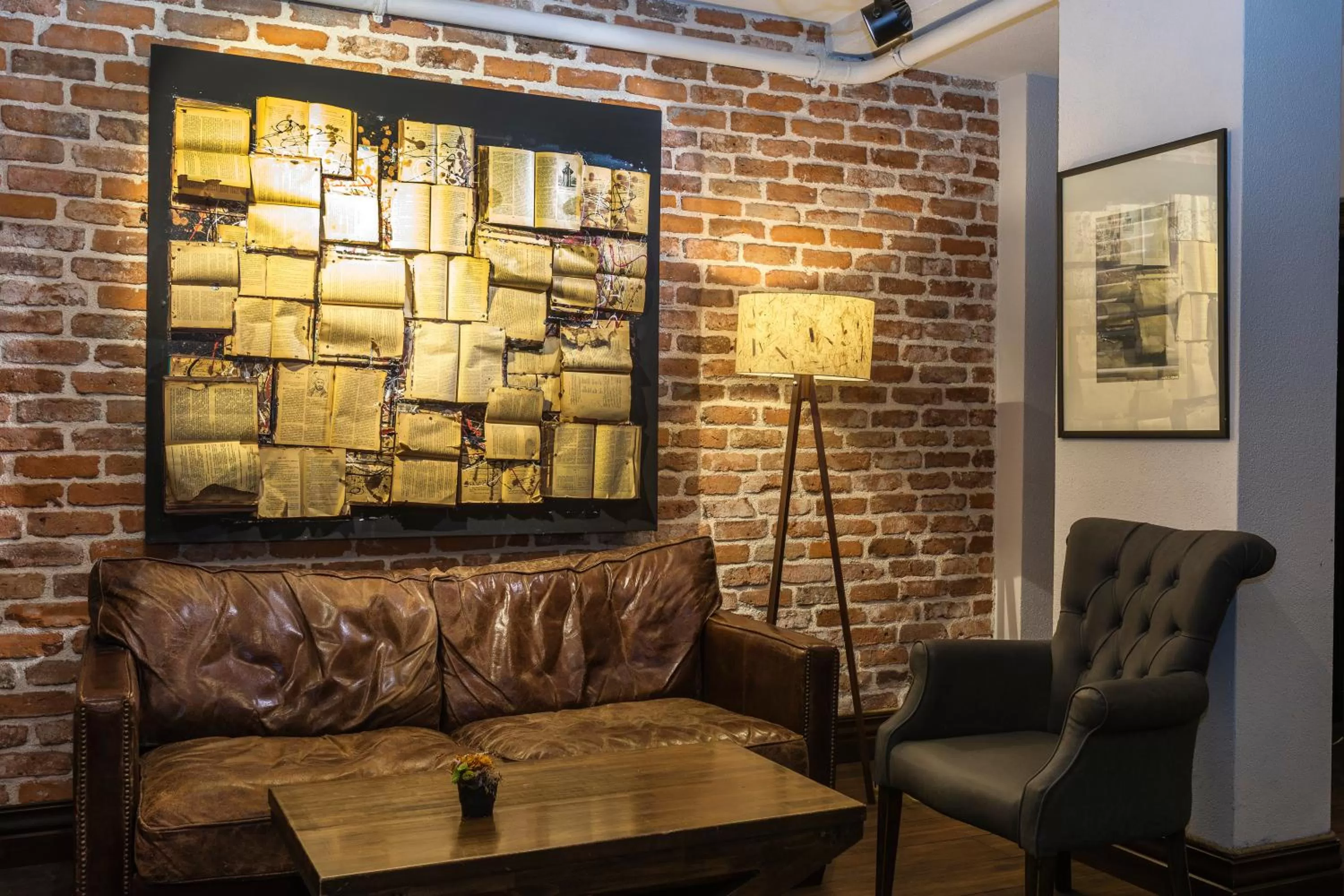 Restaurant/places to eat in Meroddi Galata Mansion