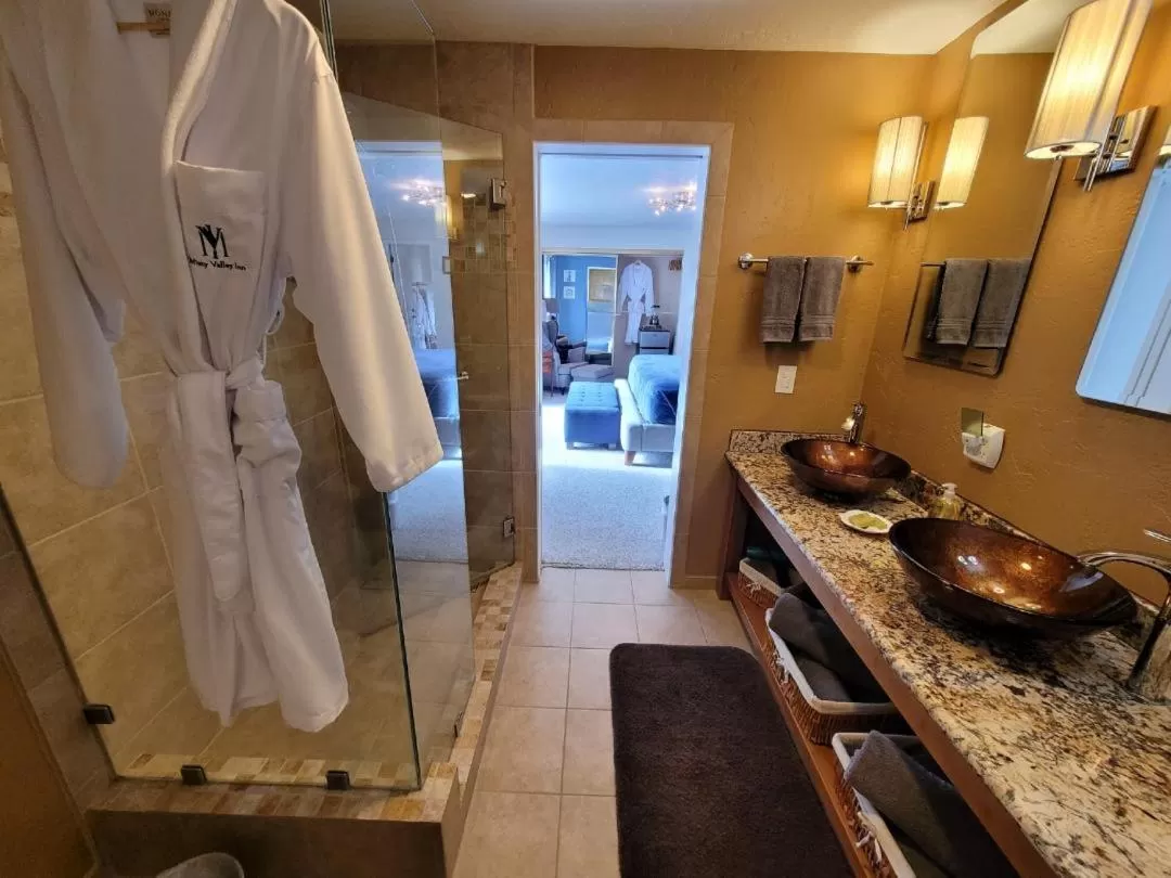 Bathroom in Misty Valley Inn