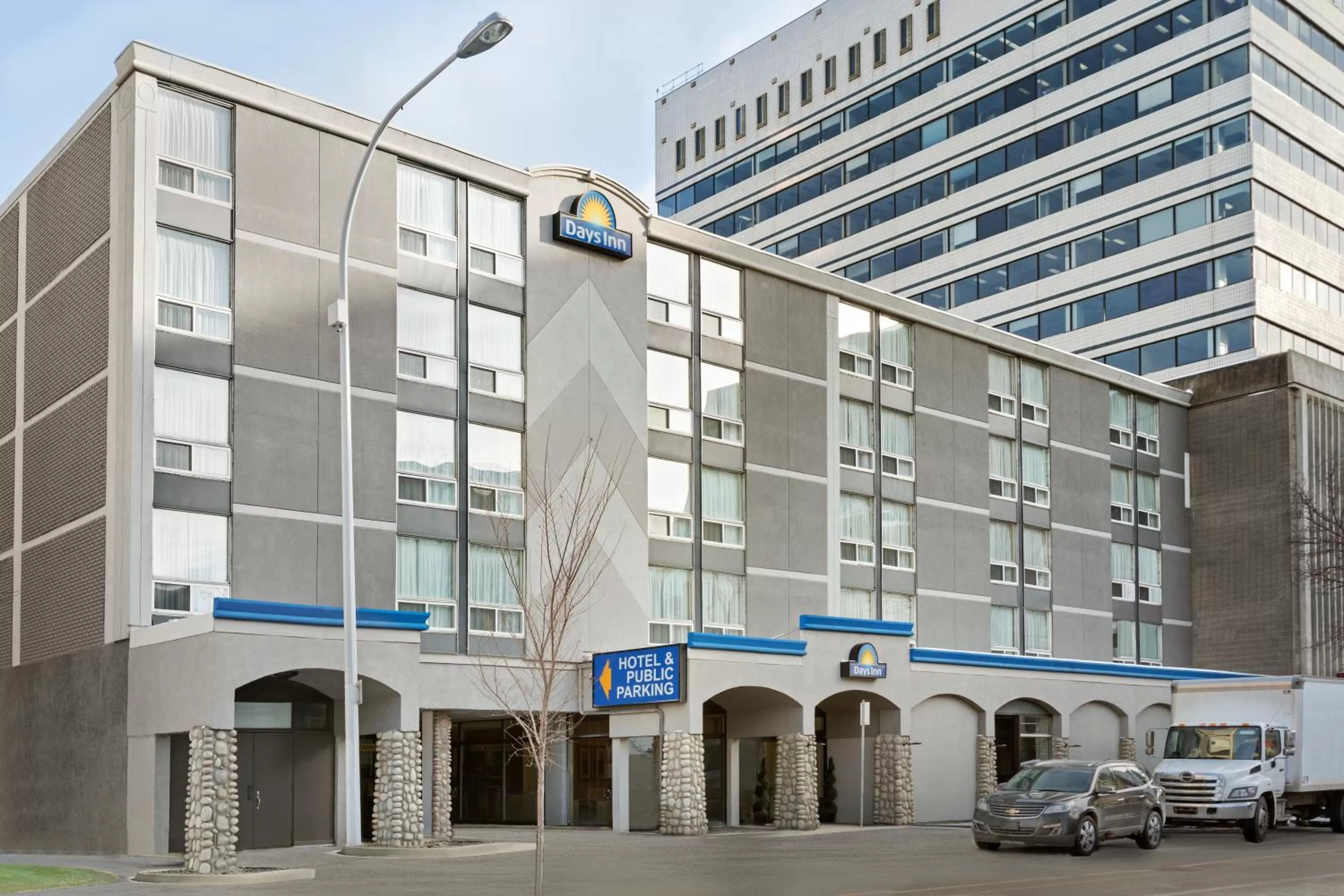 Facade/entrance in Days Inn by Wyndham Edmonton Downtown