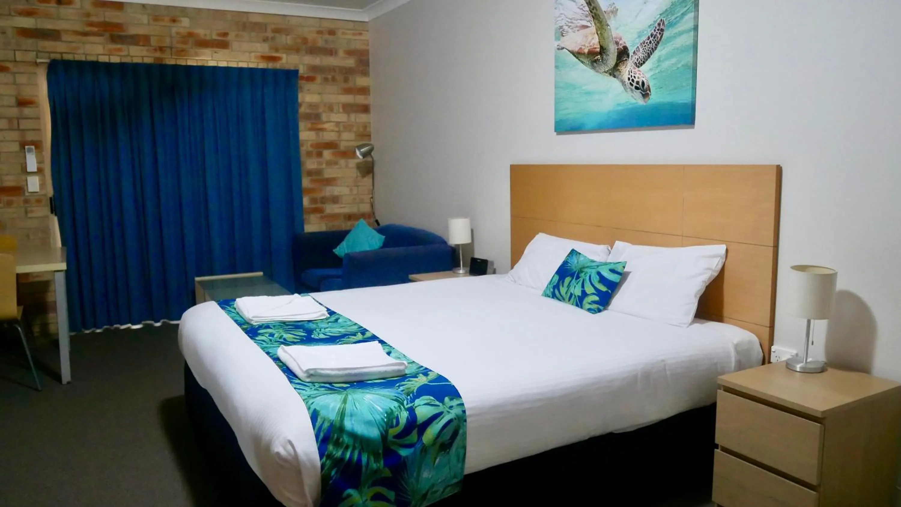 Bed in Emeraldene Inn & Eco-Lodge