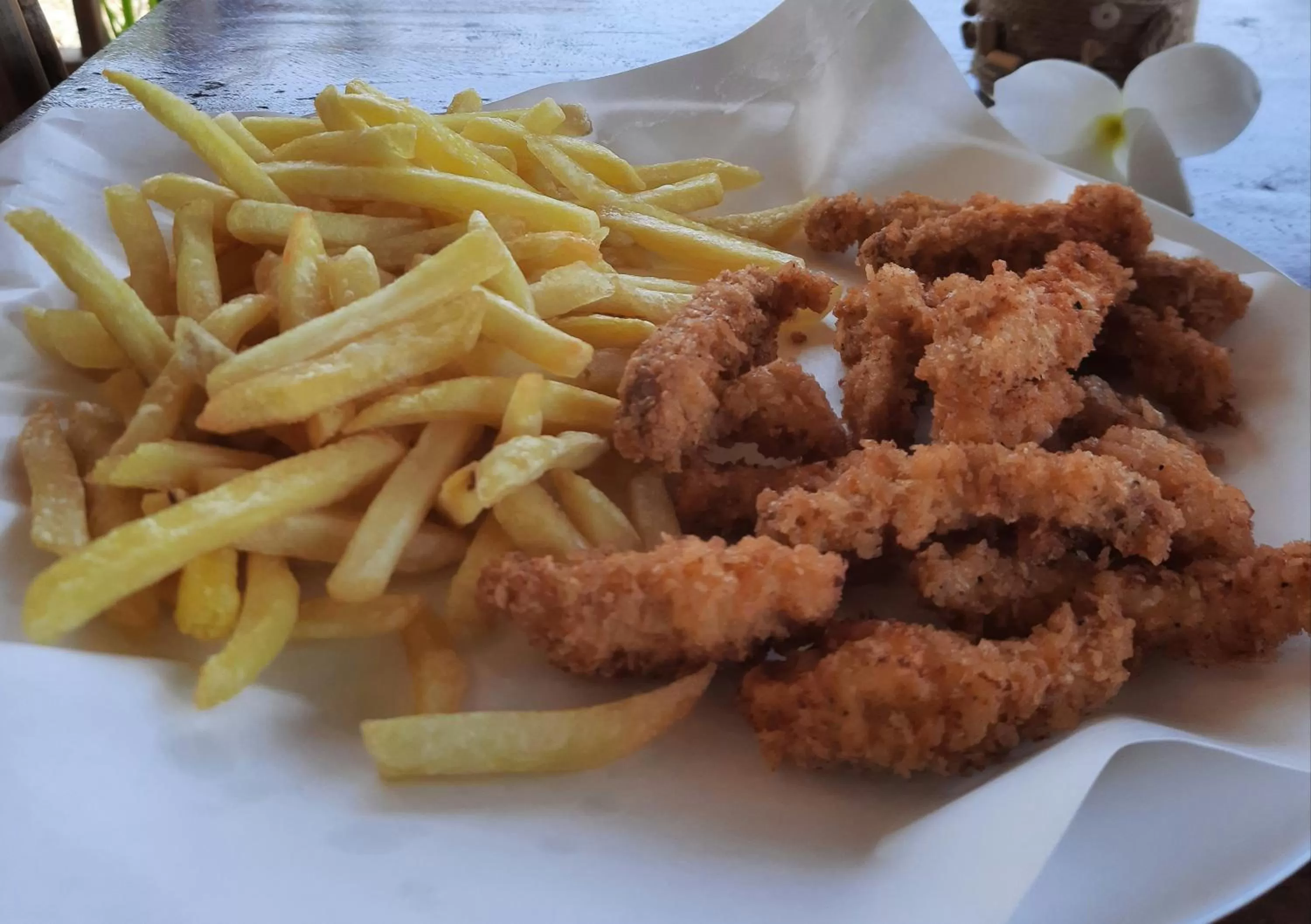 Food and drinks in Eastwind Beach Club- El Nido