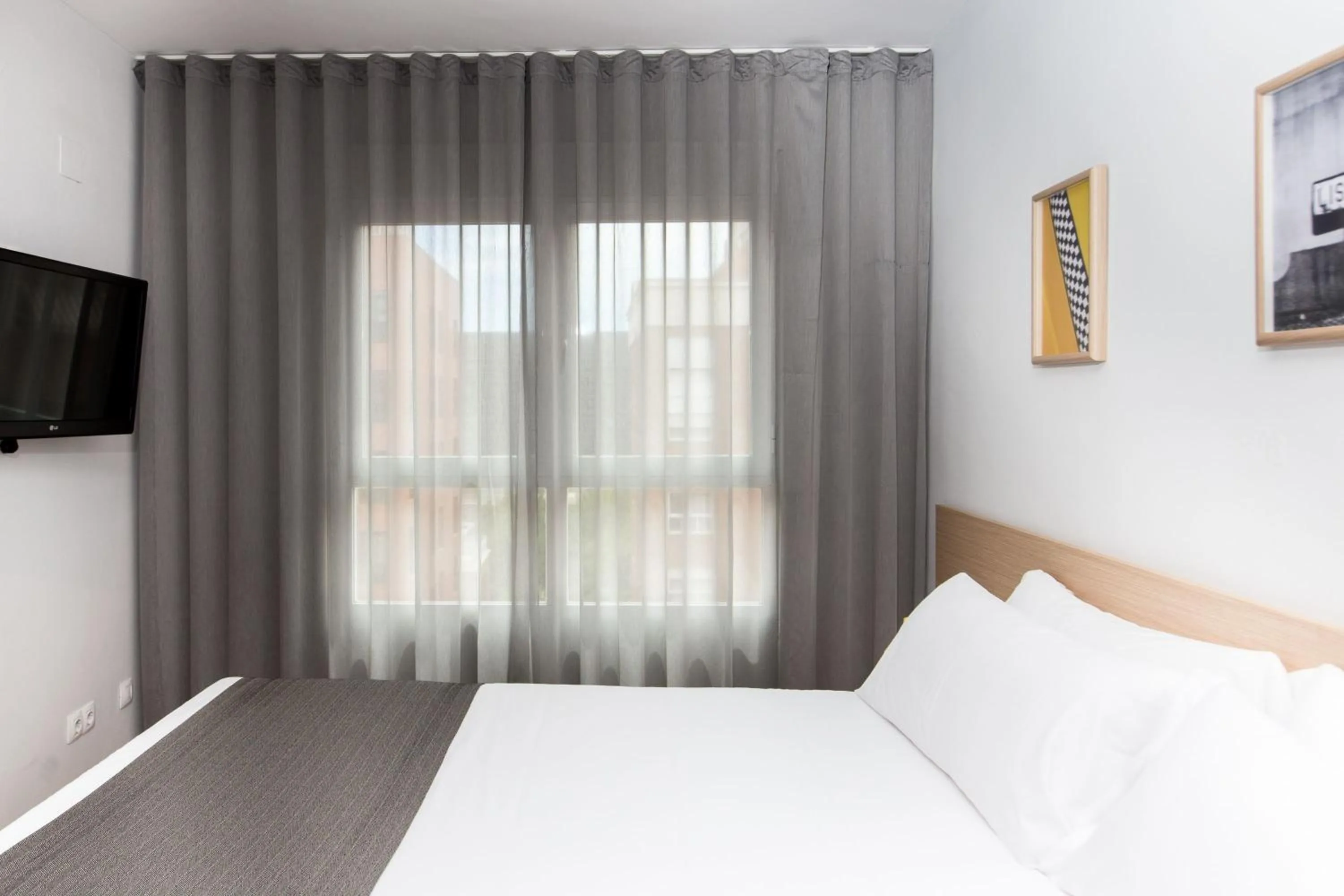 Photo of the whole room, Bed in Valenciaflats Ciudad de las Ciencias