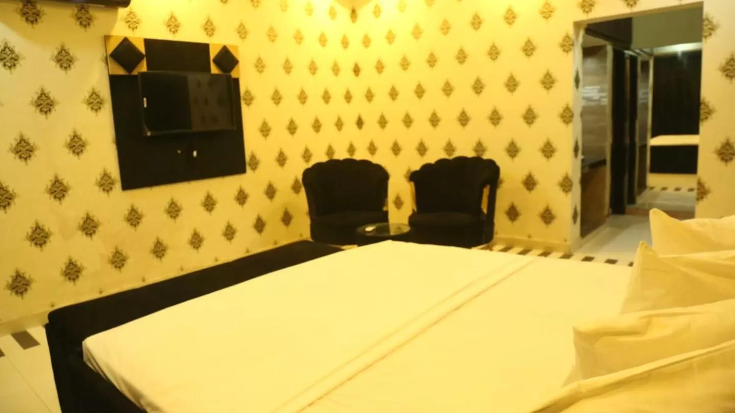 Bed in HOTEL DE SMART Multan