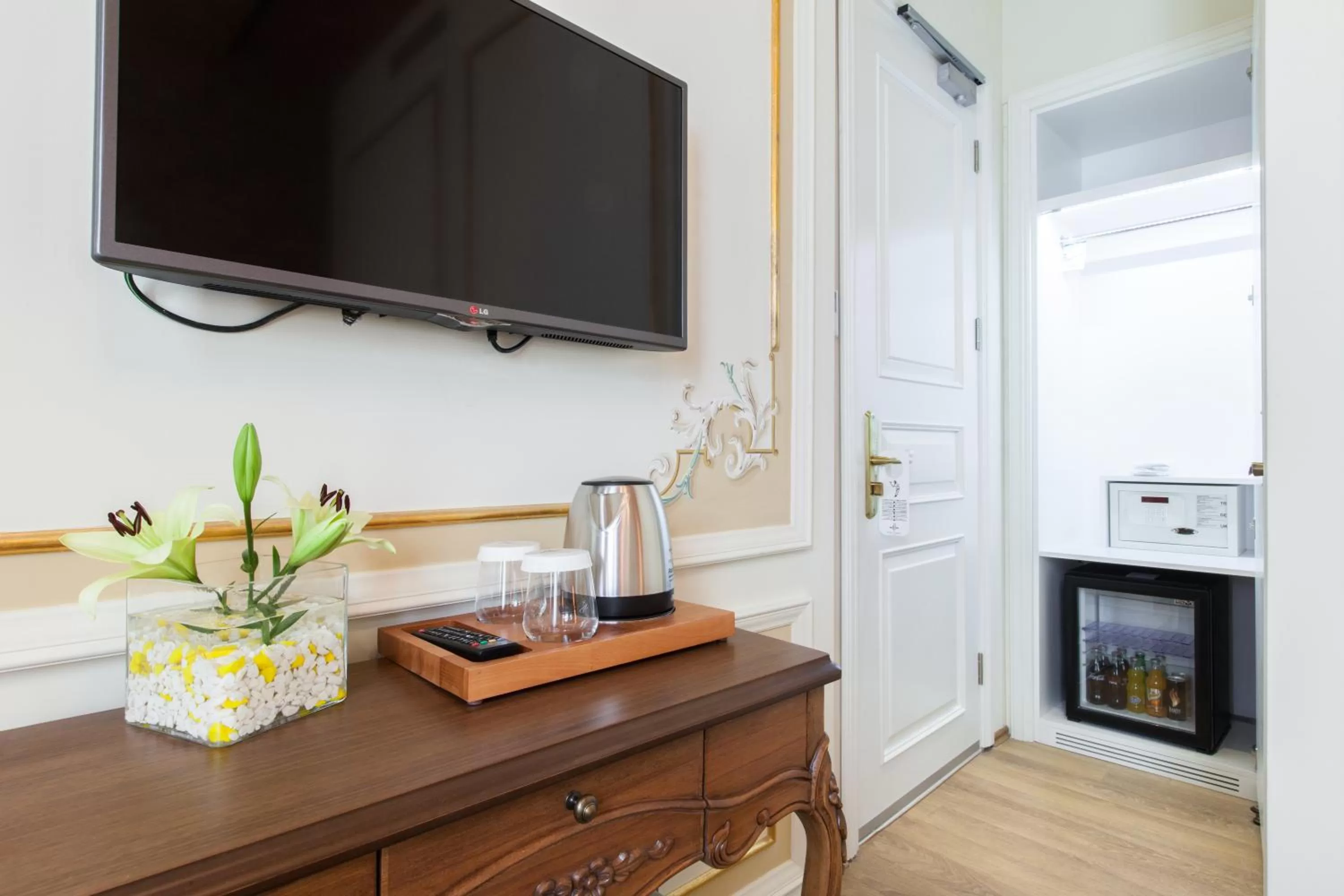 TV and multimedia in Hotel Pera Parma