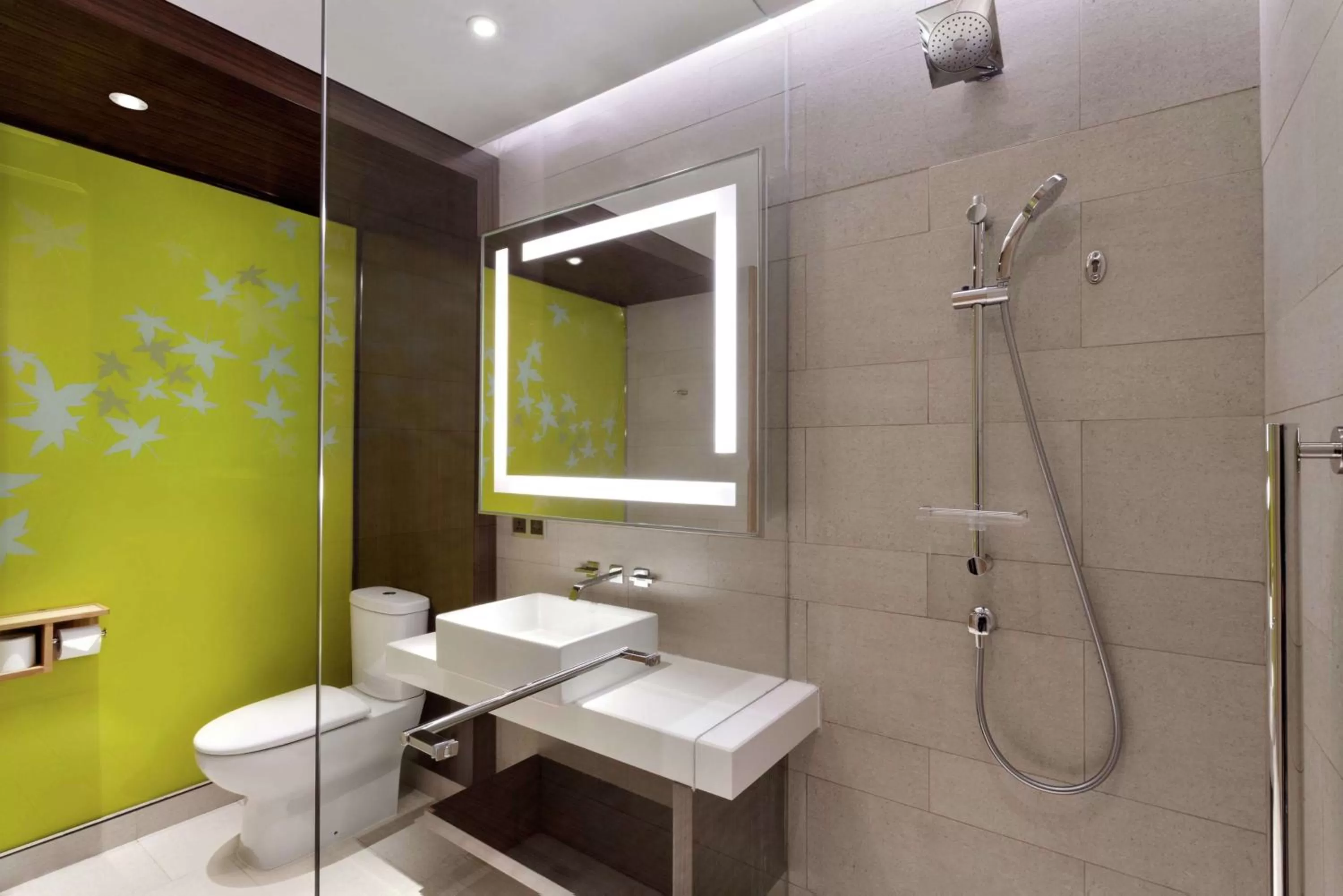 Bathroom in Hilton Garden Inn Shenzhen Bao'an