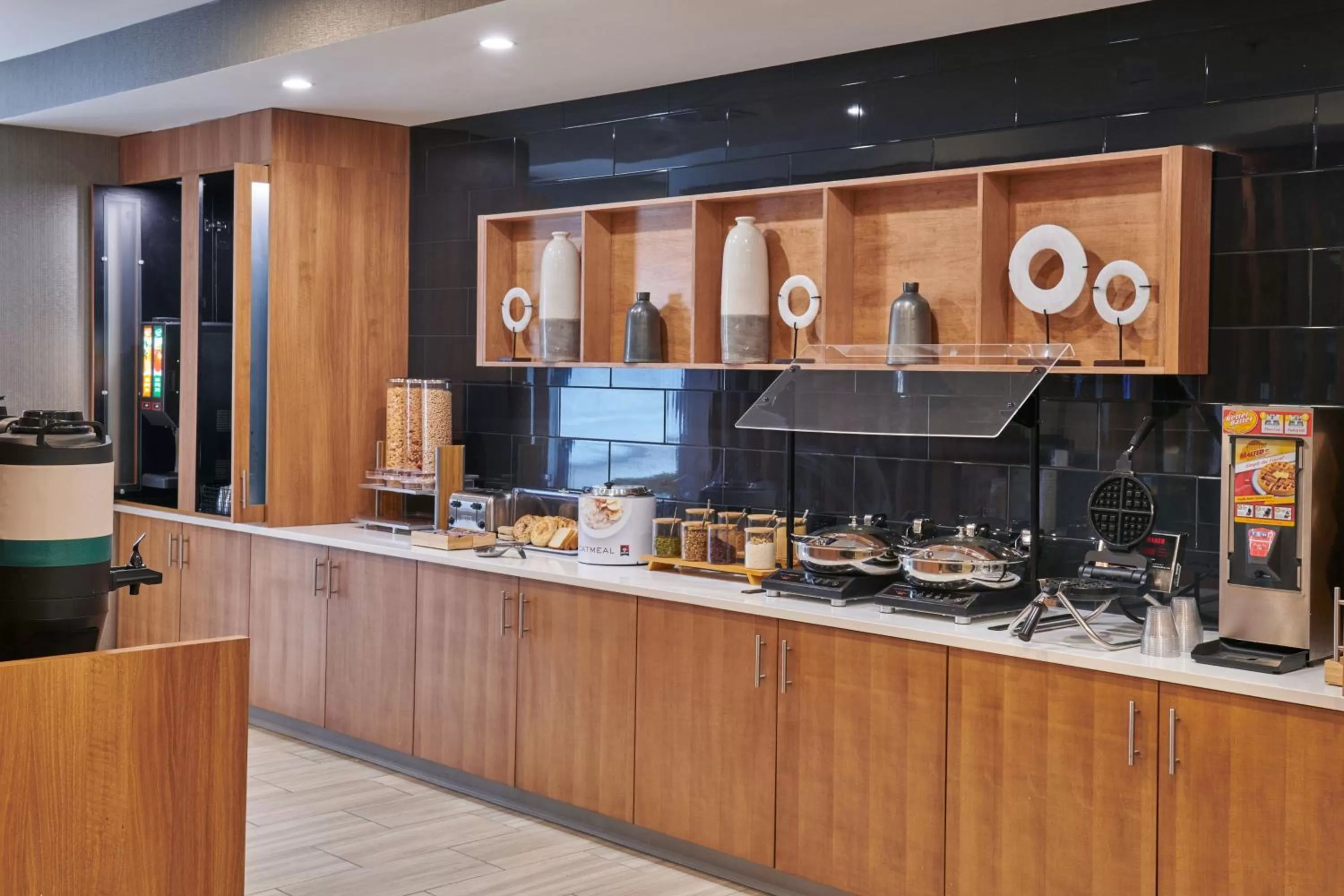 Breakfast in SpringHill Suites by Marriott Detroit Dearborn
