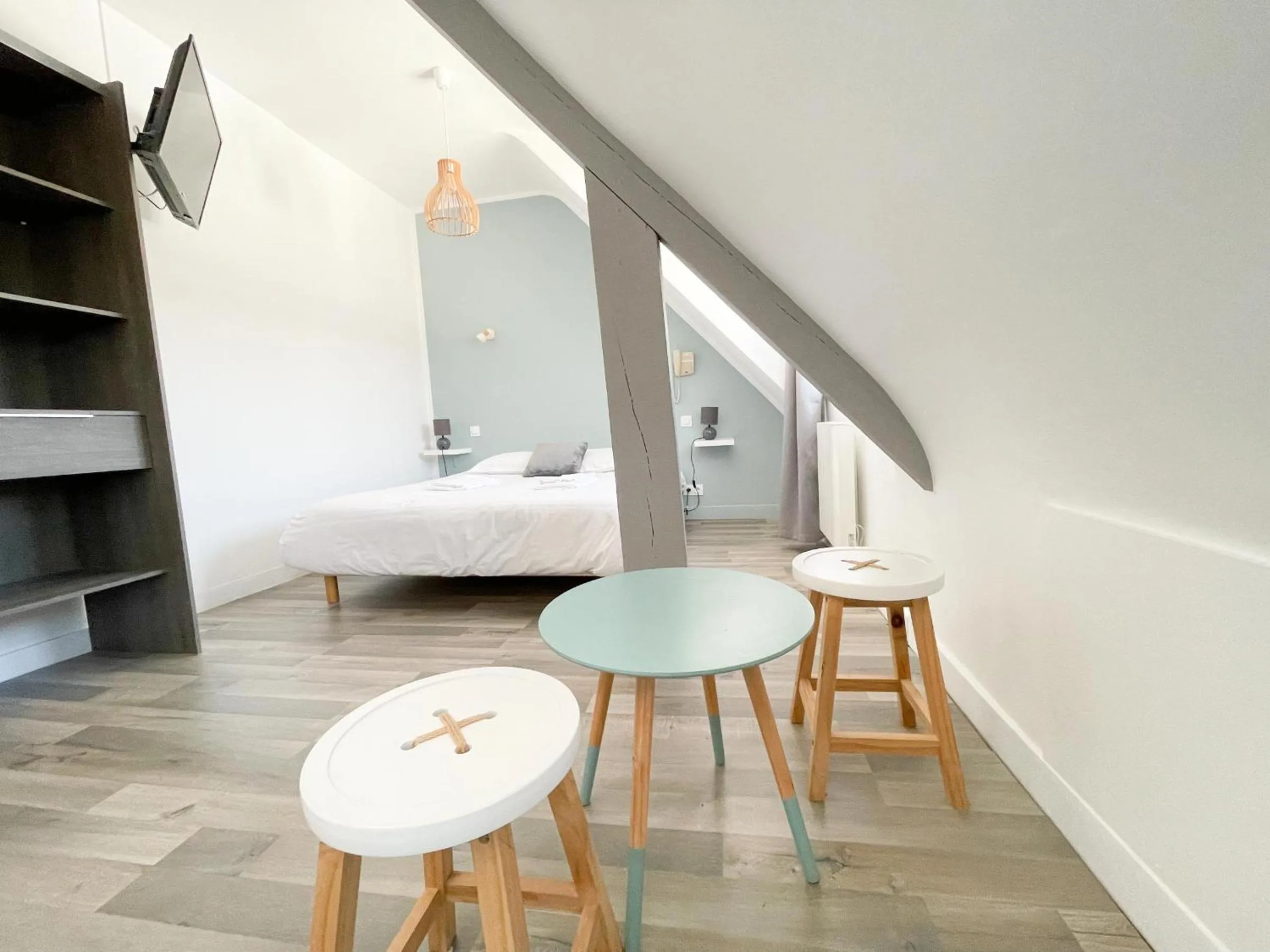 Bedroom, Bed in La Marine