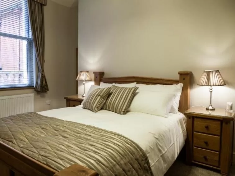 King Room - single occupancy in Parkers House Bed & Breakfast