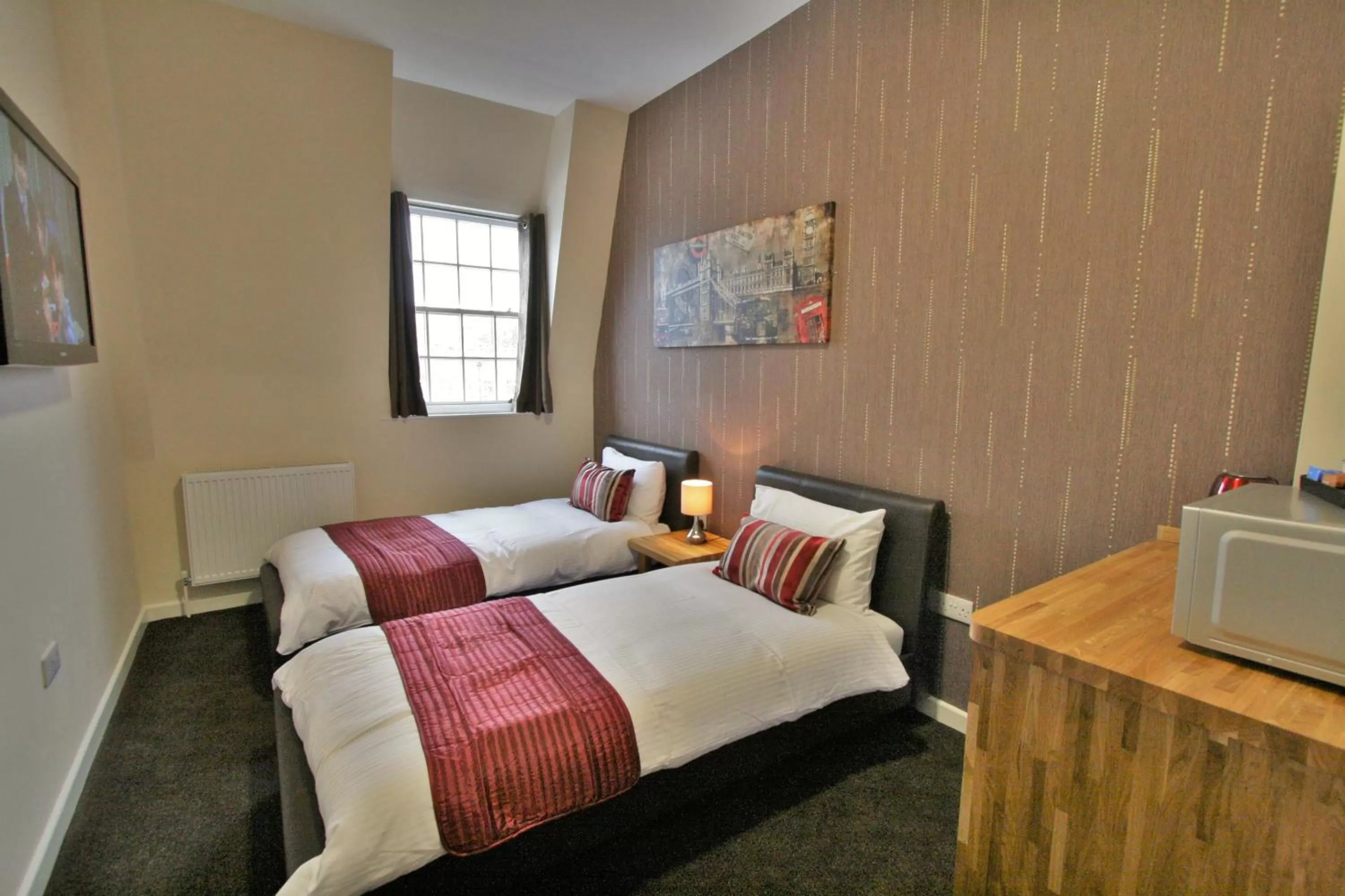 Day, Bed in Central Hotel Gloucester by RoomsBooked