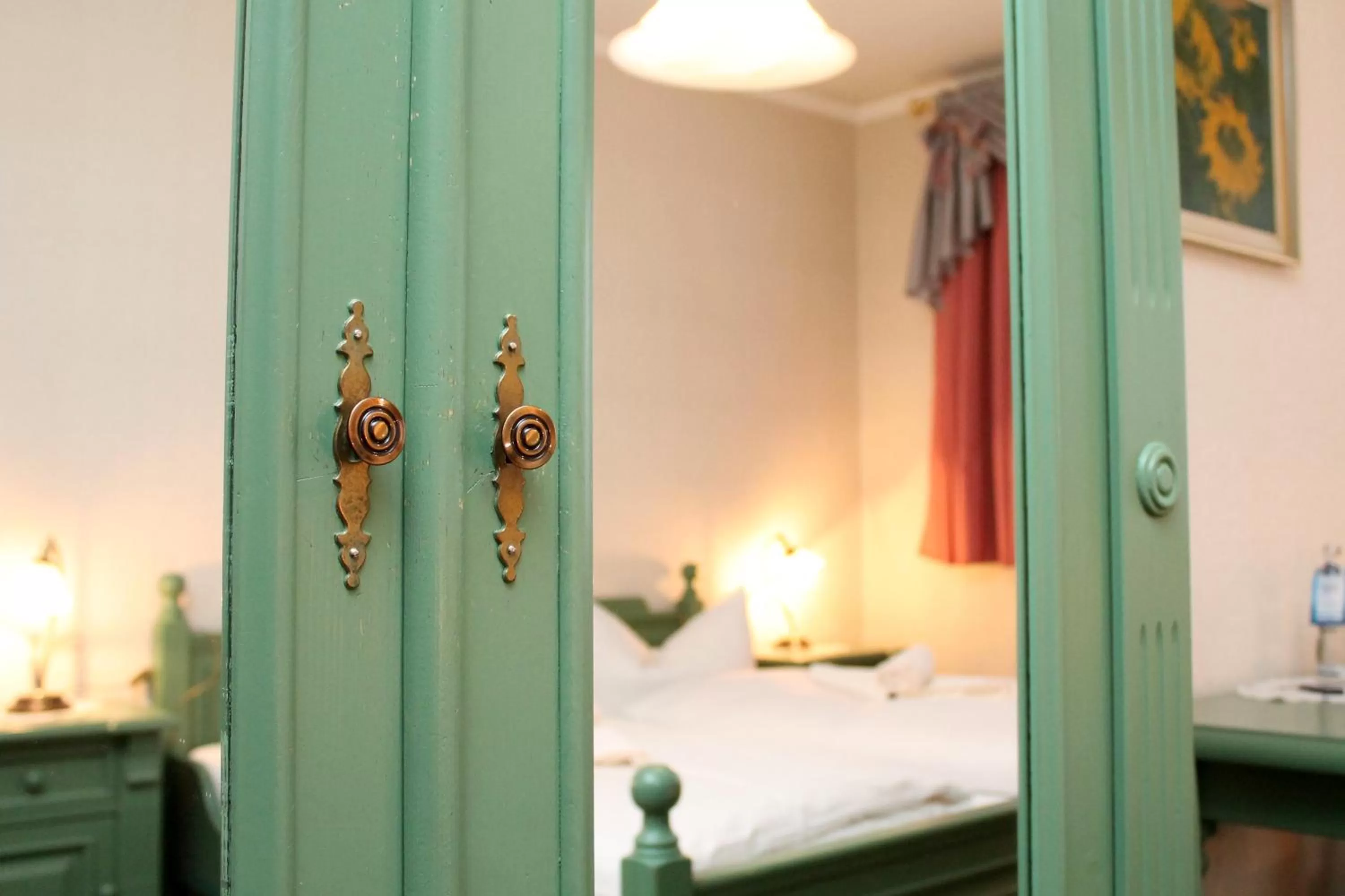 Decorative detail, Bed in Landgasthof Zur Goldenen Aue