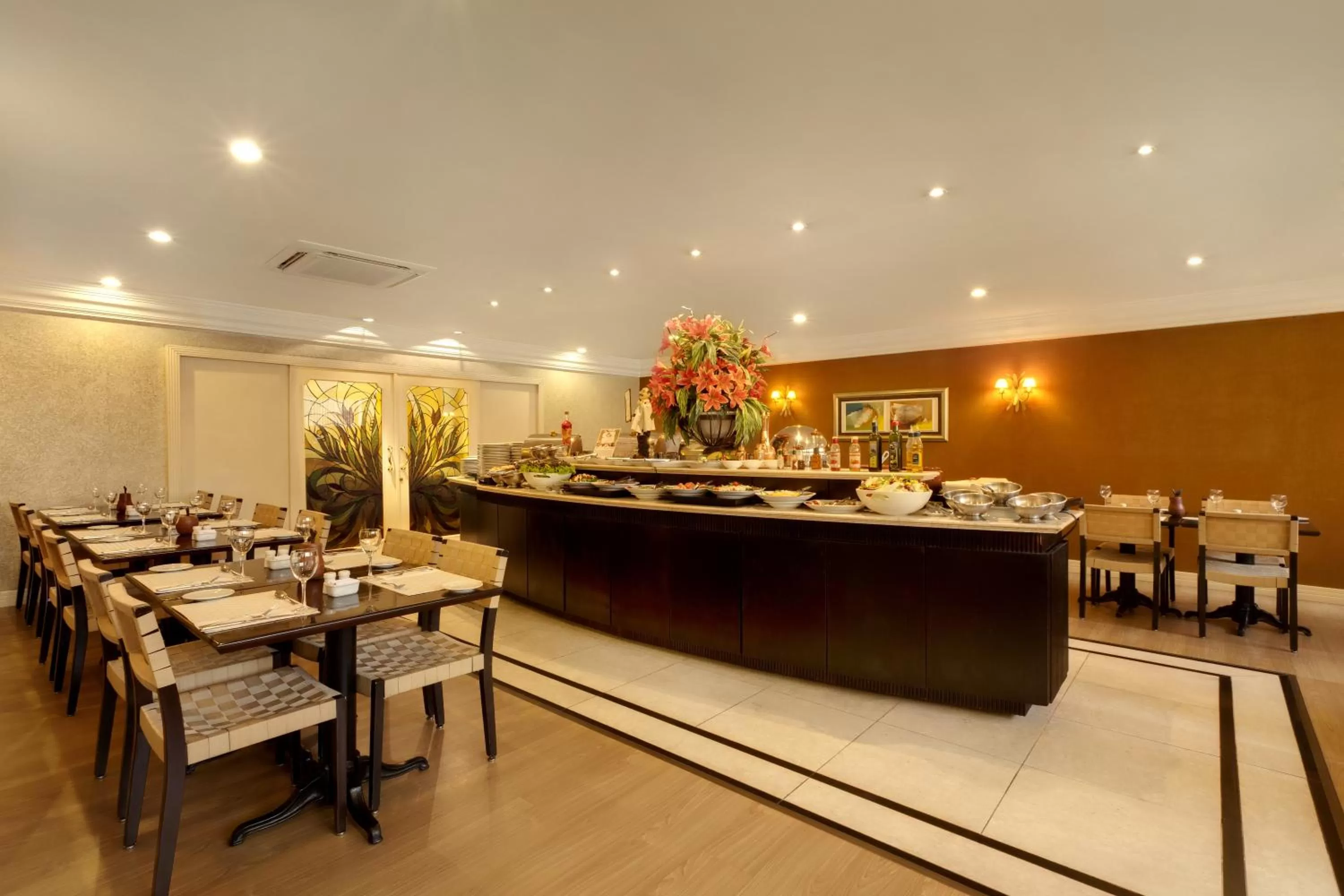 Restaurant/places to eat in Mabu Curitiba Business