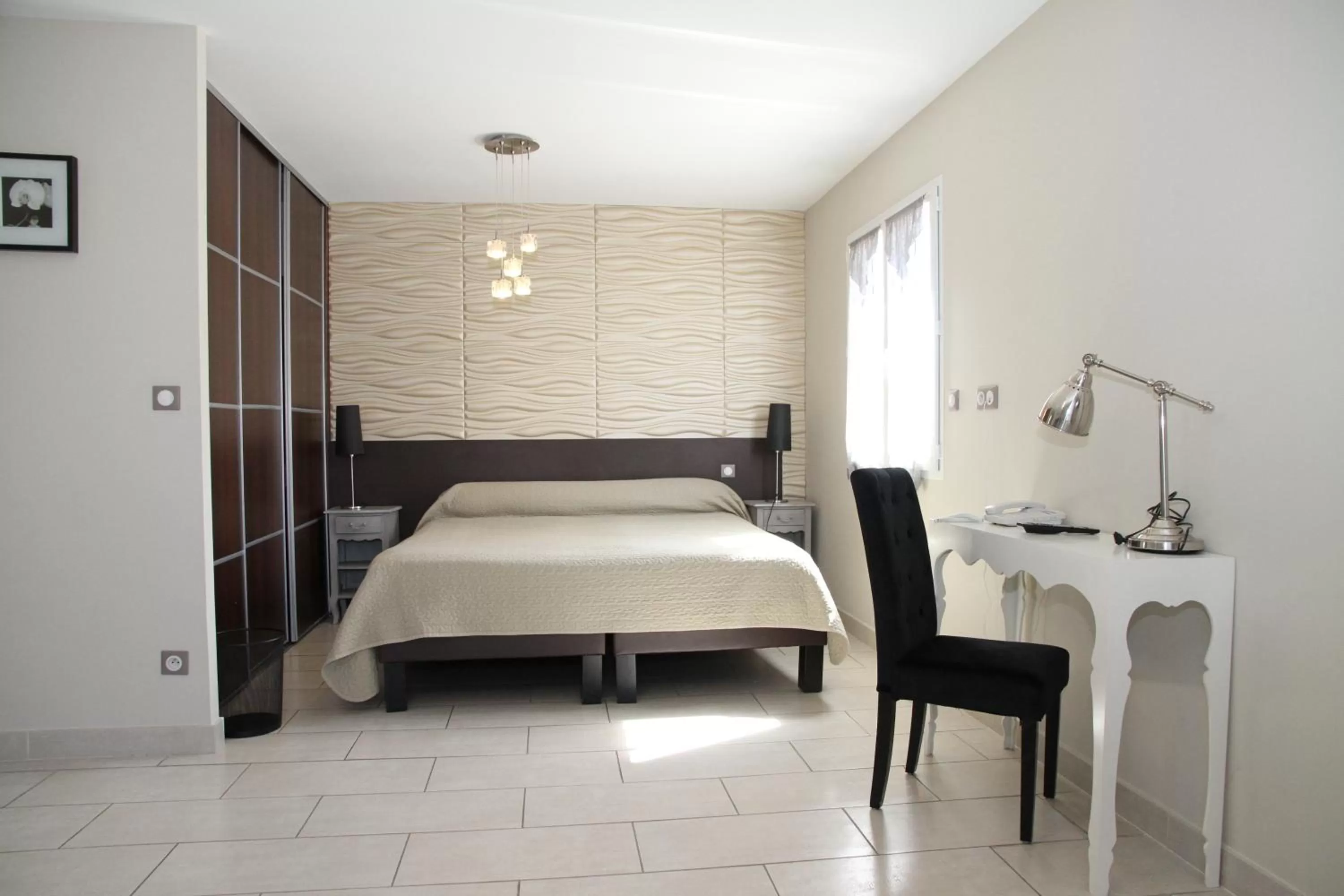 Photo of the whole room, Bed in Hotel Saint Germain