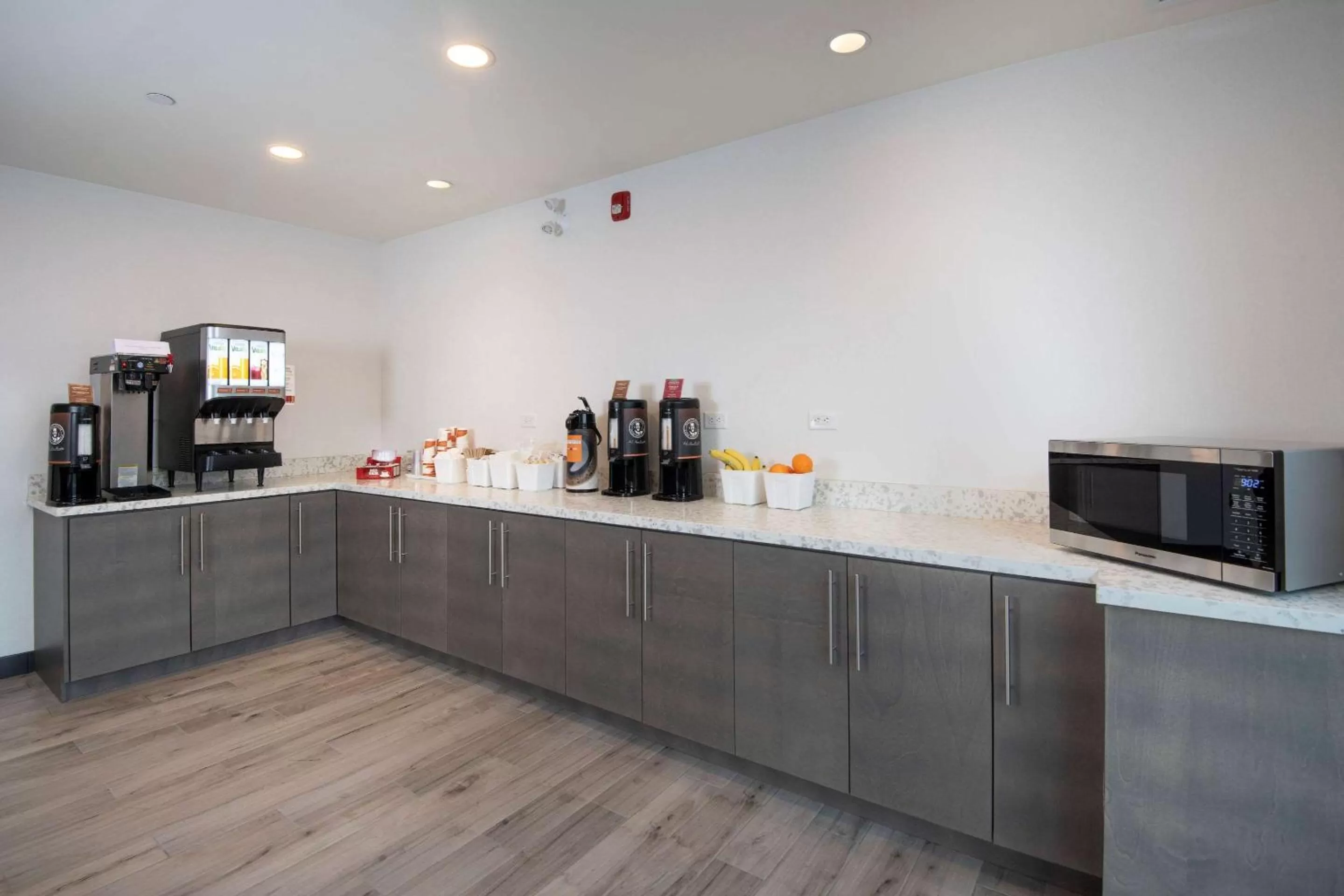 Restaurant/places to eat in Comfort Inn & Suites