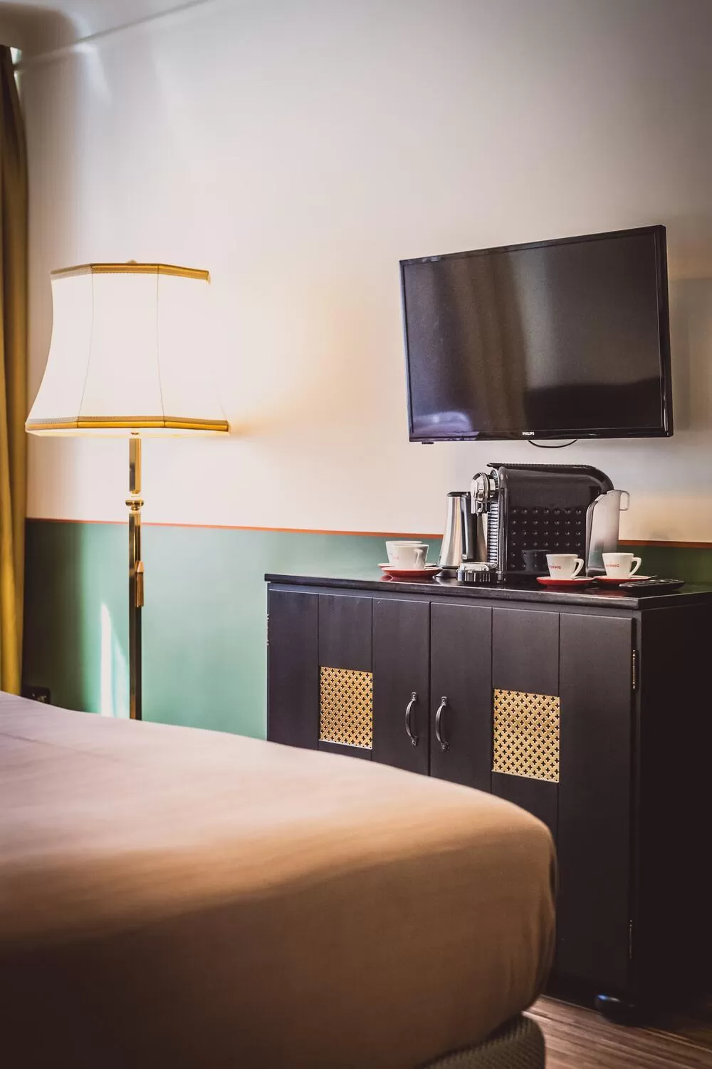 TV and multimedia, Bed in HENRI Hotel Wien Siebterbezirk