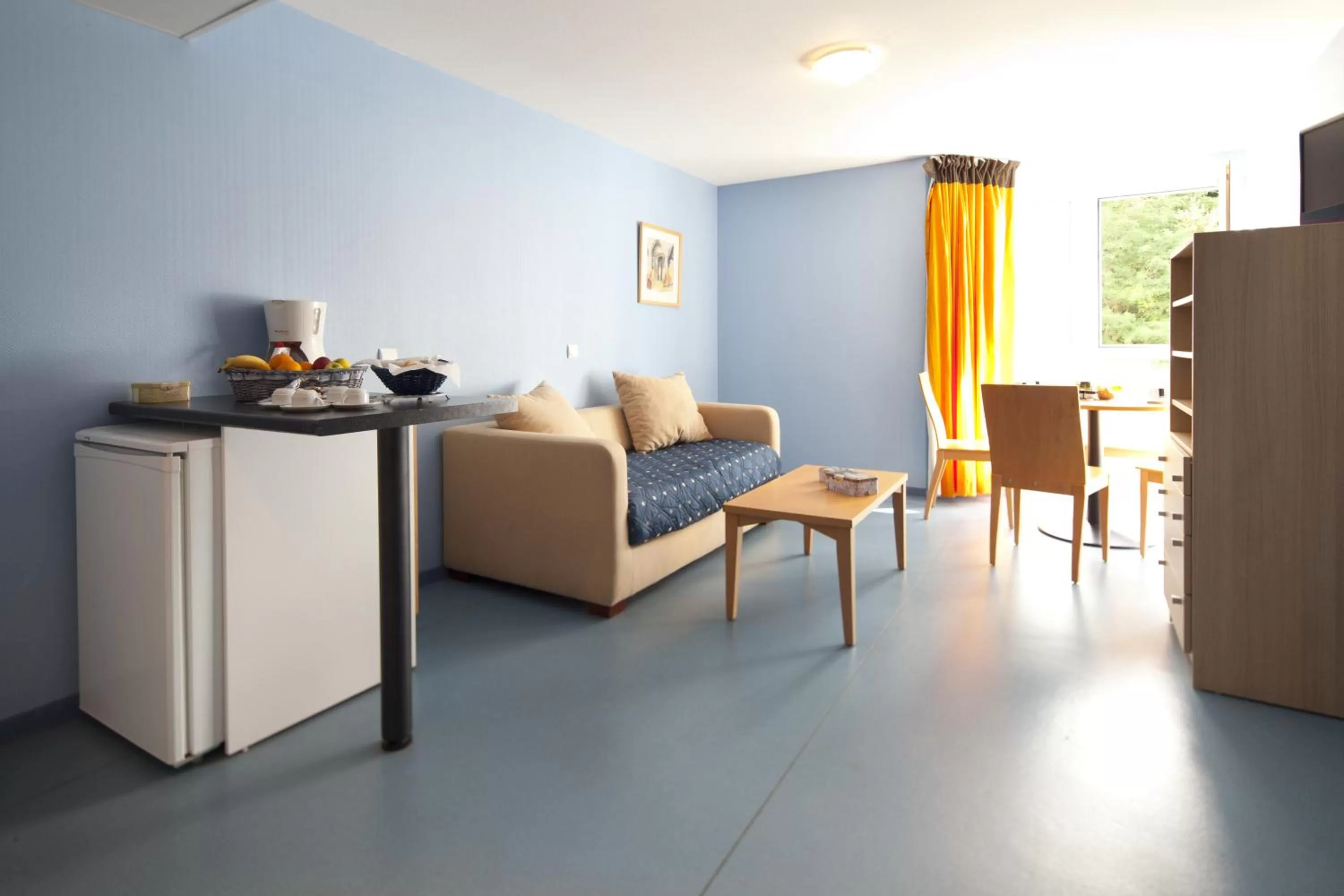 Photo of the whole room in Villa Mariale by Popinns