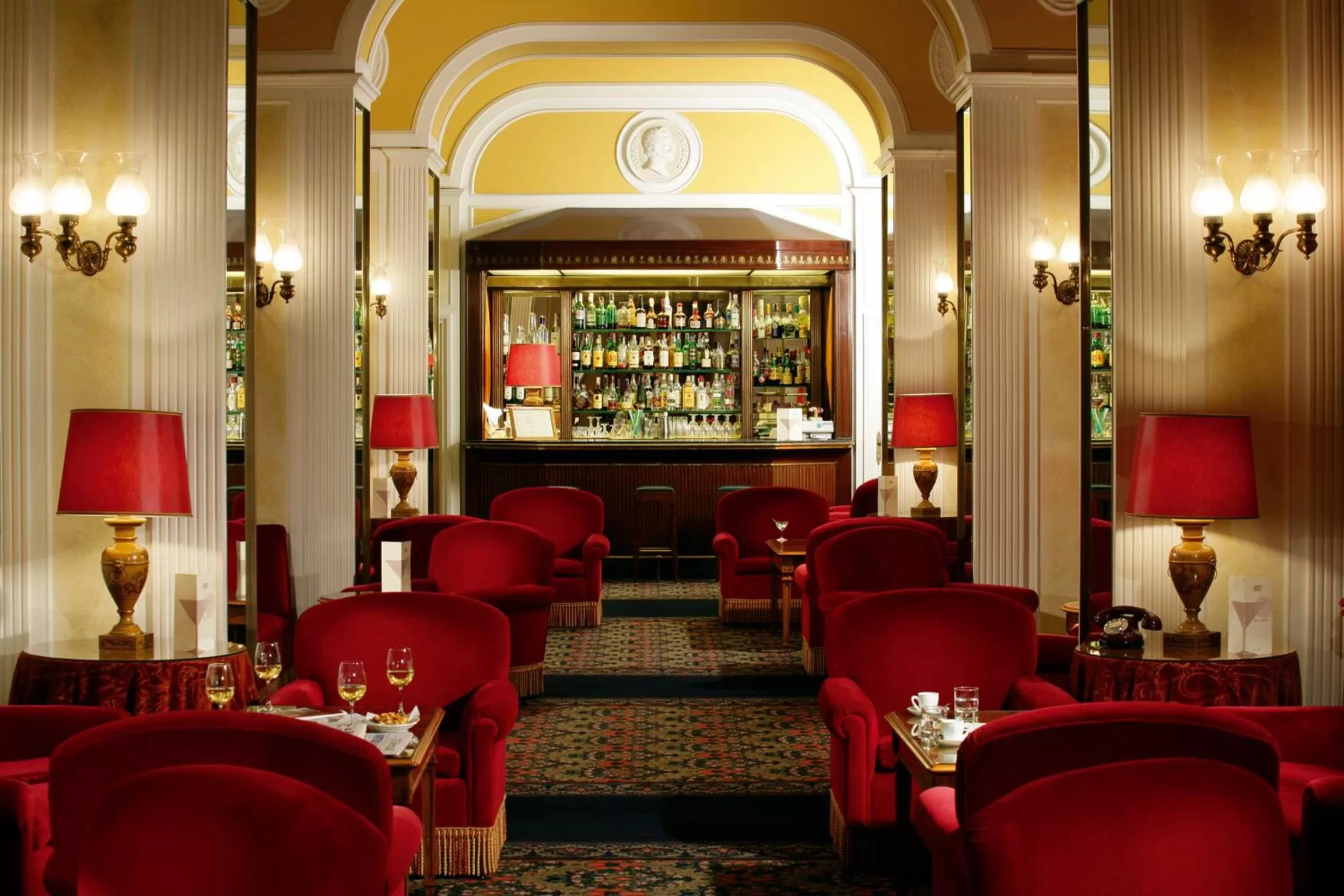 Lounge or bar in Bettoja Hotel Massimo d'Azeglio