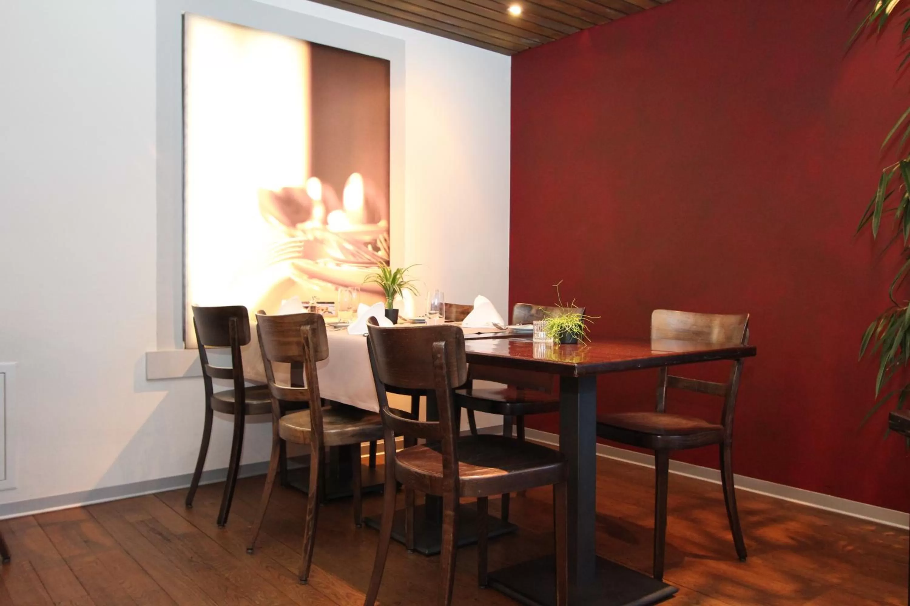 Restaurant/places to eat in Hotel Engel am Bahnhof