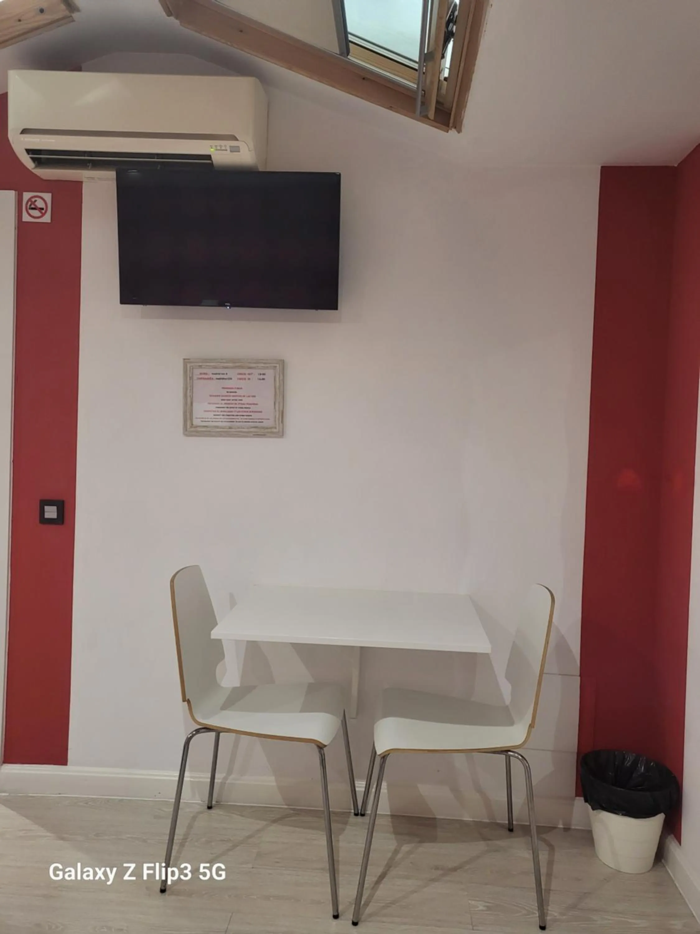 Seating area in Hostal Inn Madrid