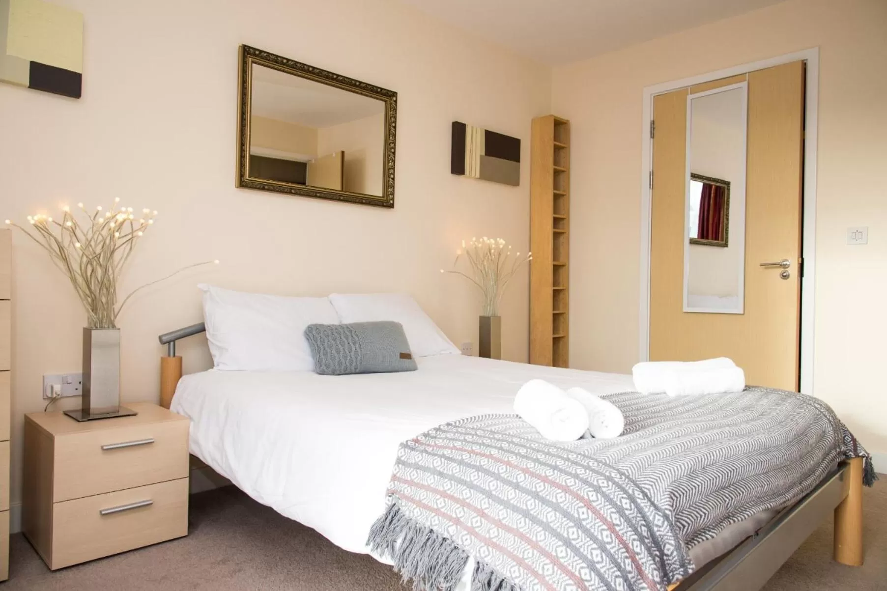 Bedroom, Bed in Dazzon Apartments - HUB - Central MK
