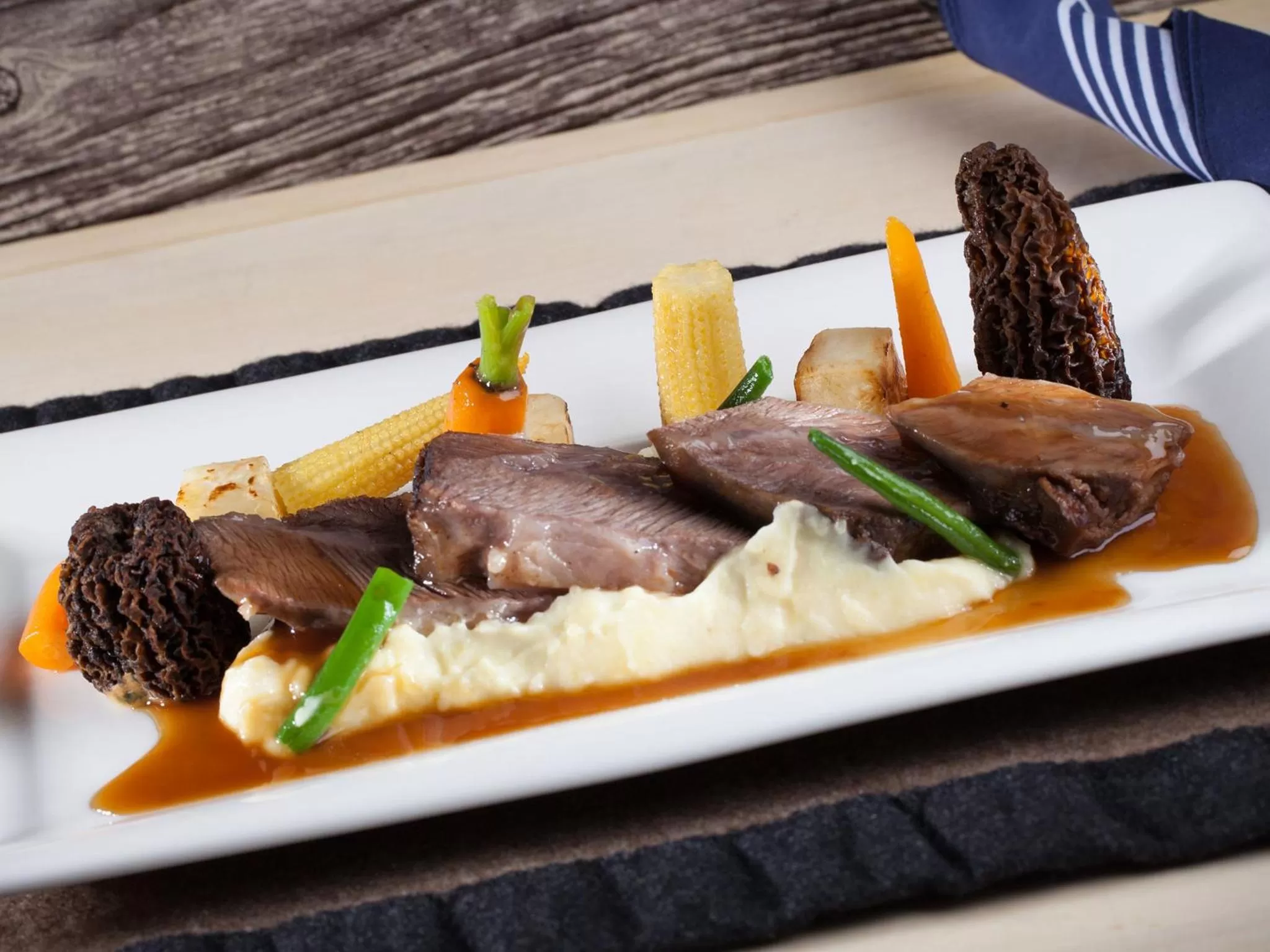 Food and drinks in Steigenberger Hotel Der Sonnenhof