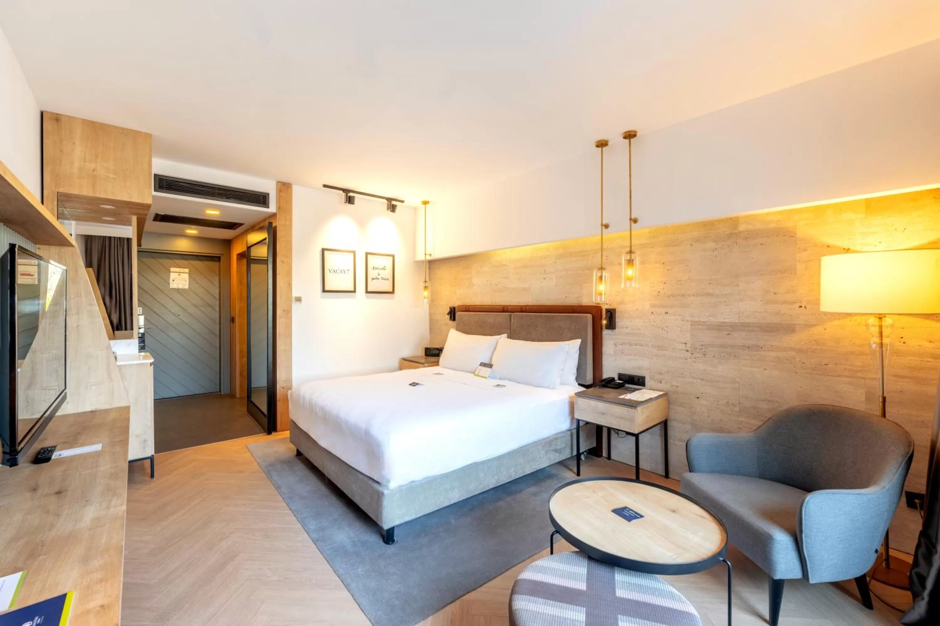 Bedroom, Bed in DoubleTree by Hilton Antalya-Kemer All-Inclusive Resort