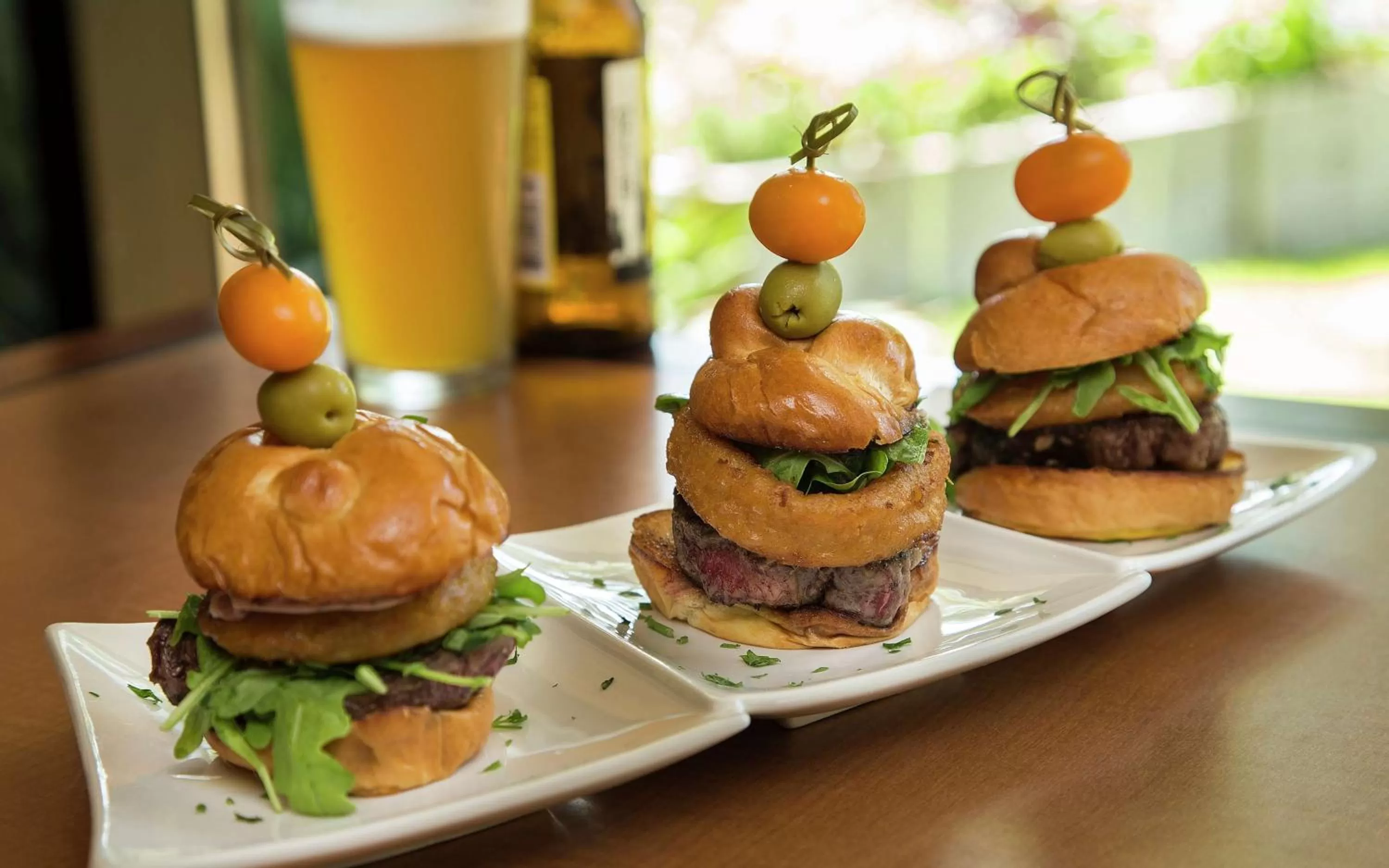 Restaurant/places to eat in DoubleTree by Hilton Lisle Naperville