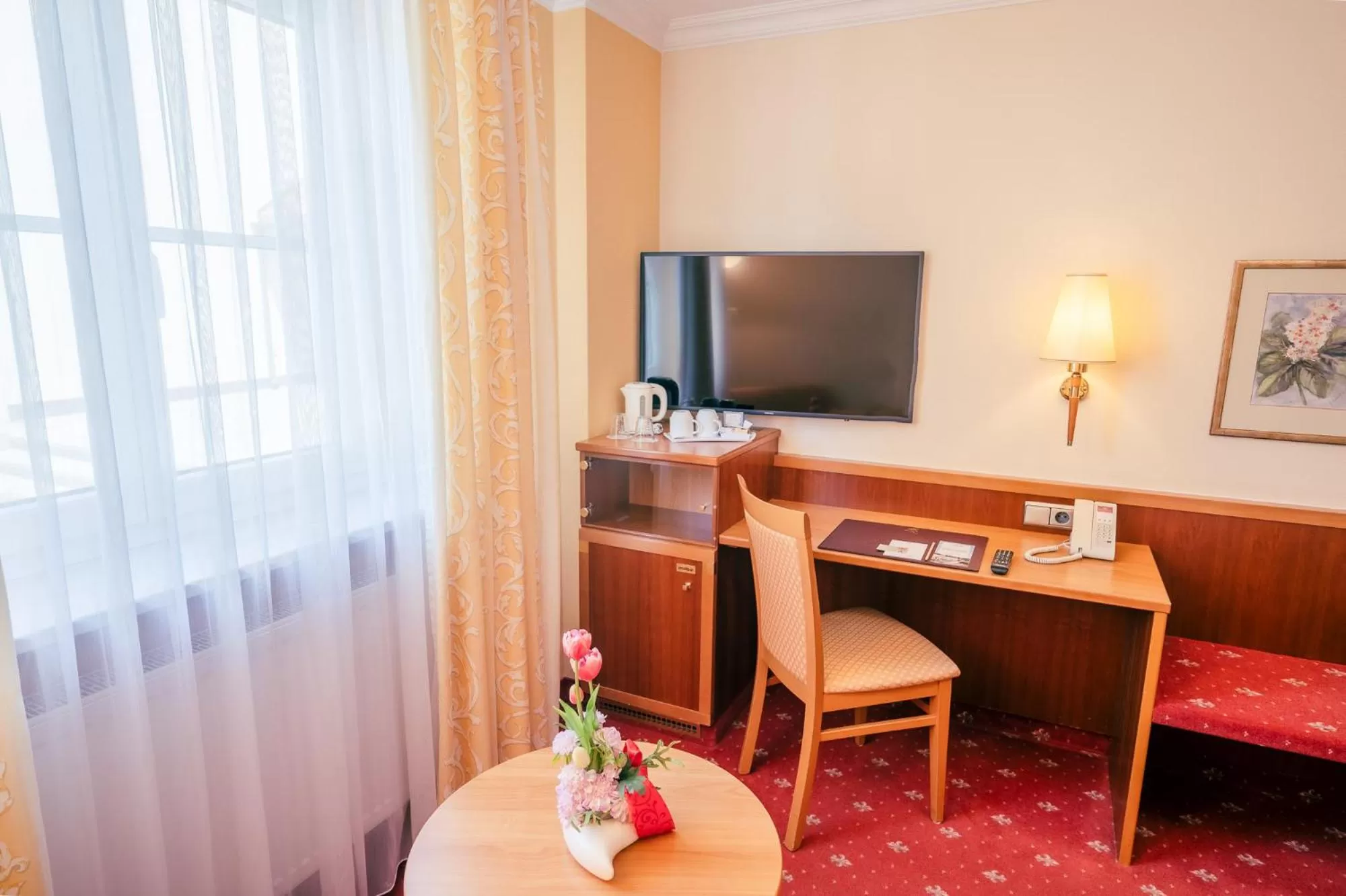 TV and multimedia in Hotel am Schlosspark Zum Kurfürst