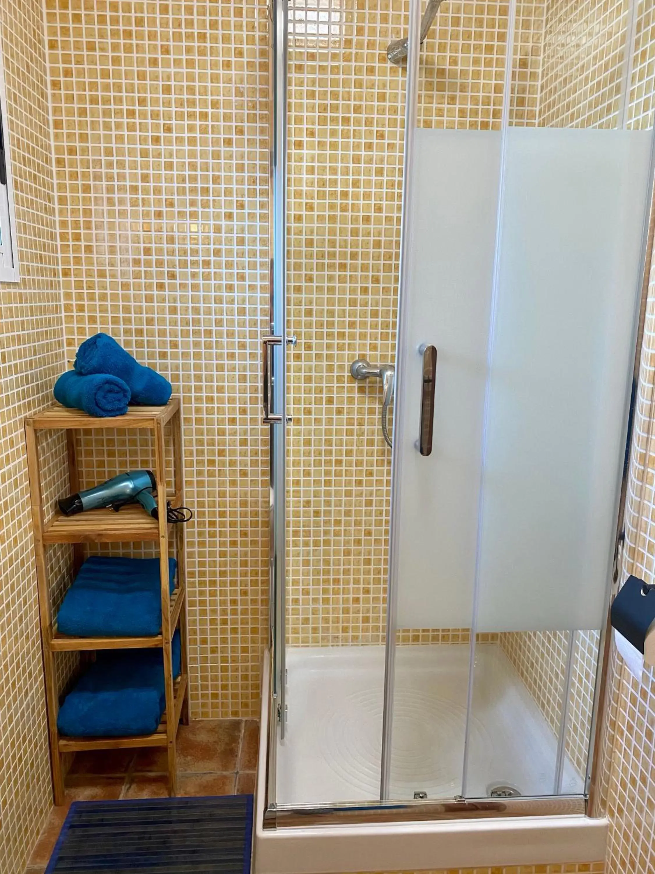 Double Room with Private Bathroom in B&B Casa Azul Double Room with Private Bathroom in B&B Casa Azul