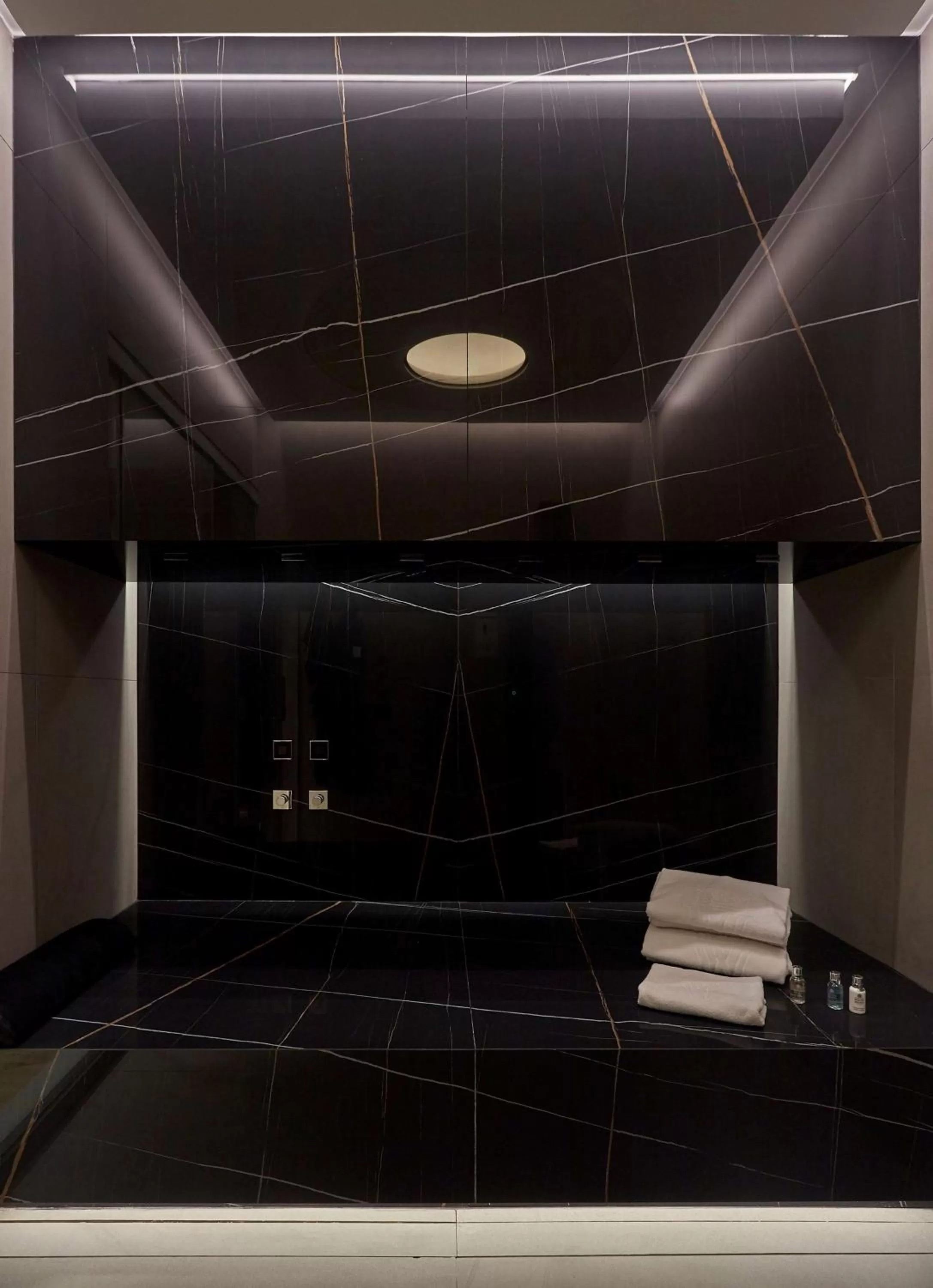 Bathroom in Wellington Hotel & Spa Madrid