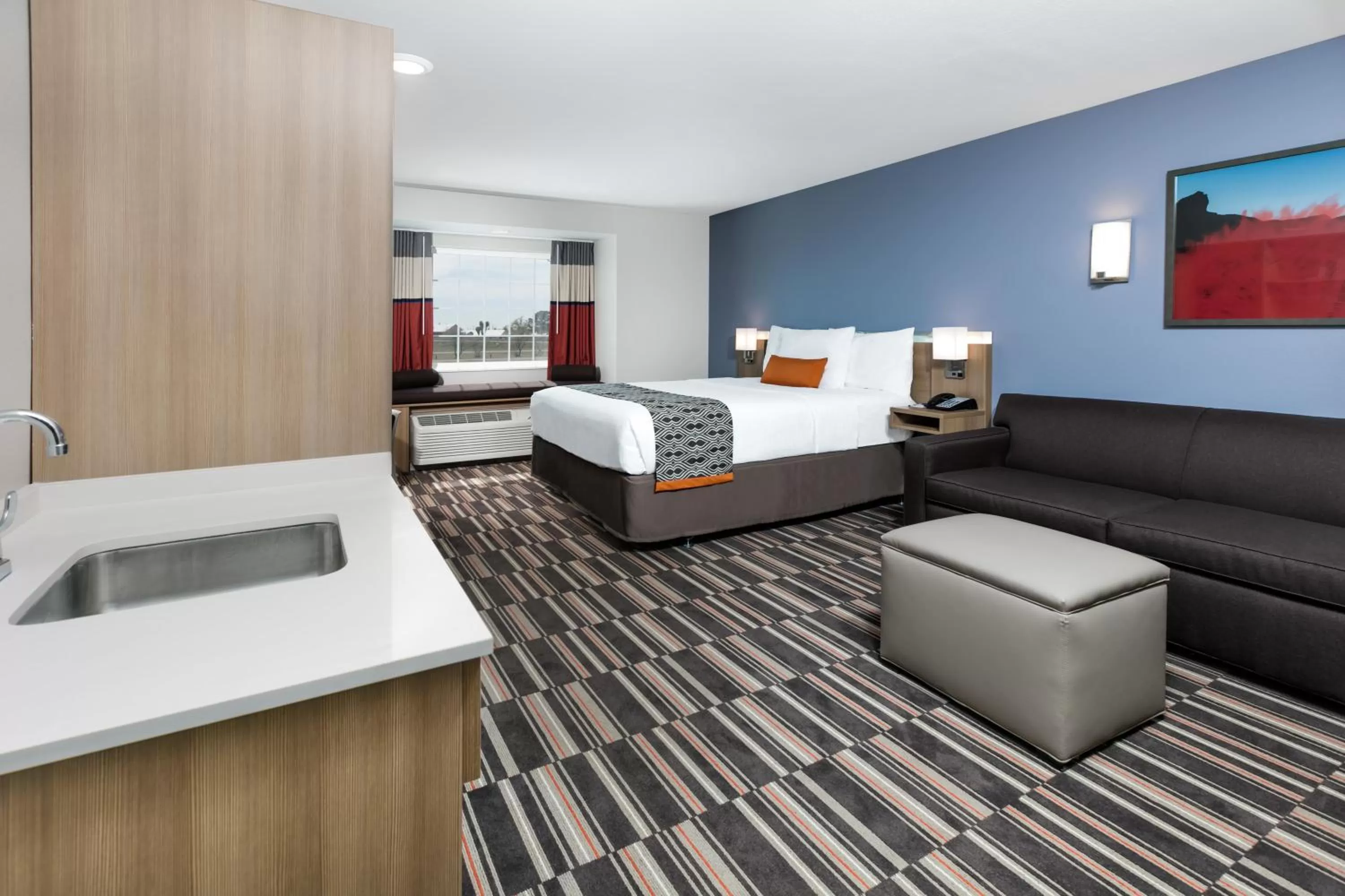 1 Queen Bed, Mobility/Hearing Access Studio Suite, Tub w/ Grab Bars, Non-Smoking in Microtel Inn and Suites by Wyndham Monahans