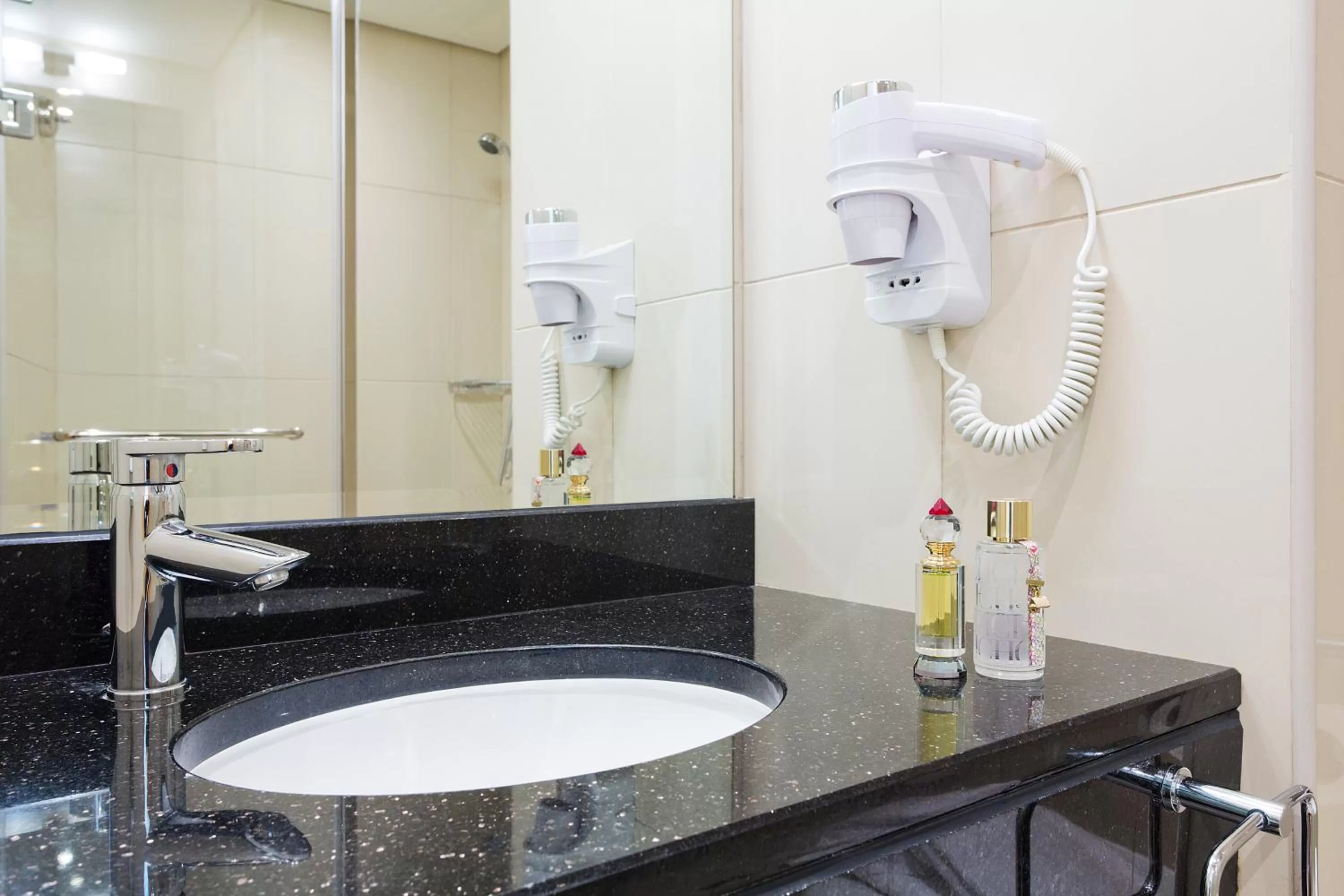 Bathroom in Ibis Deira City Centre