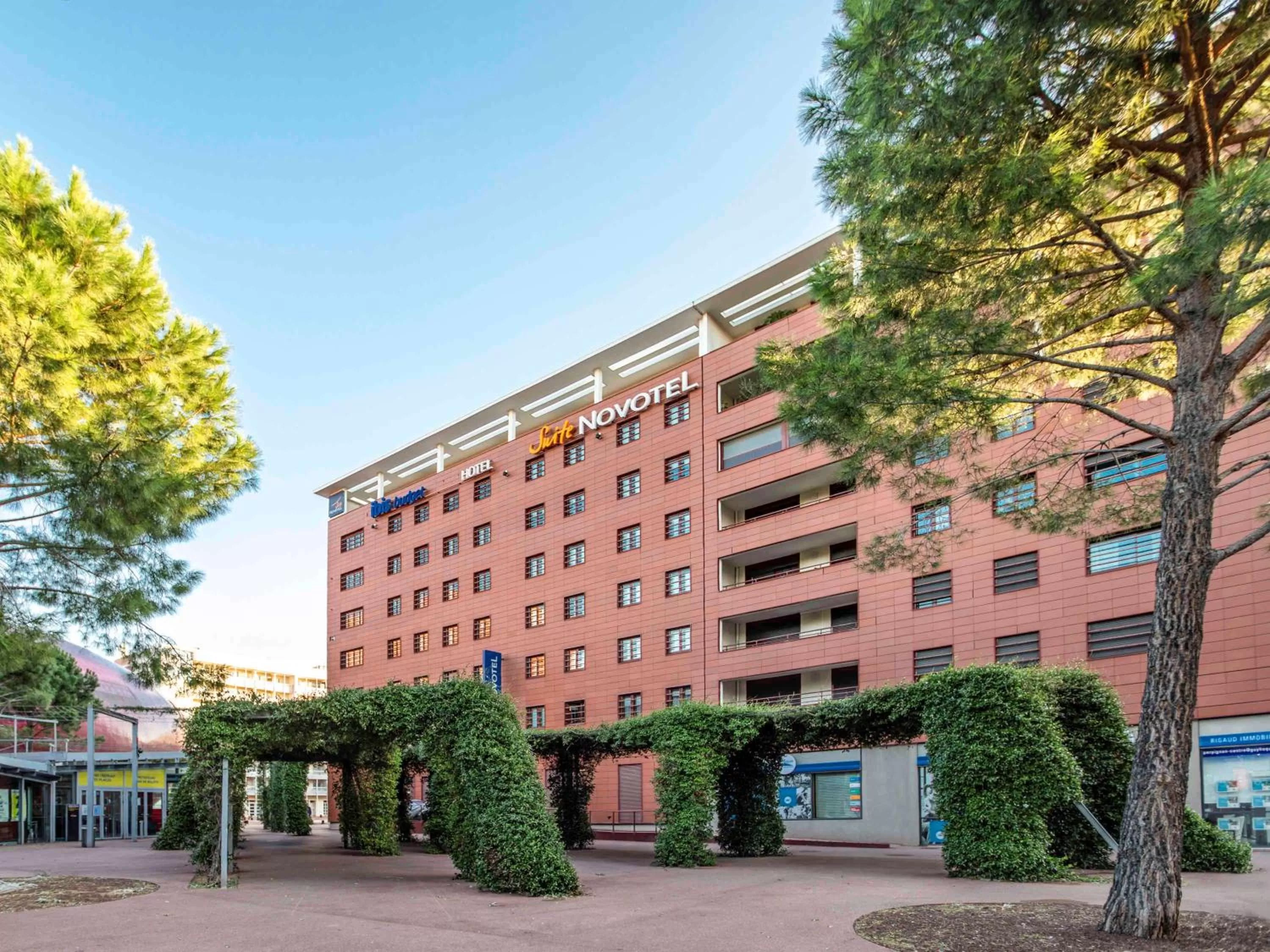 Property building in Novotel Suites Perpignan Centre - Grandes Suites & Confort Centre-Ville