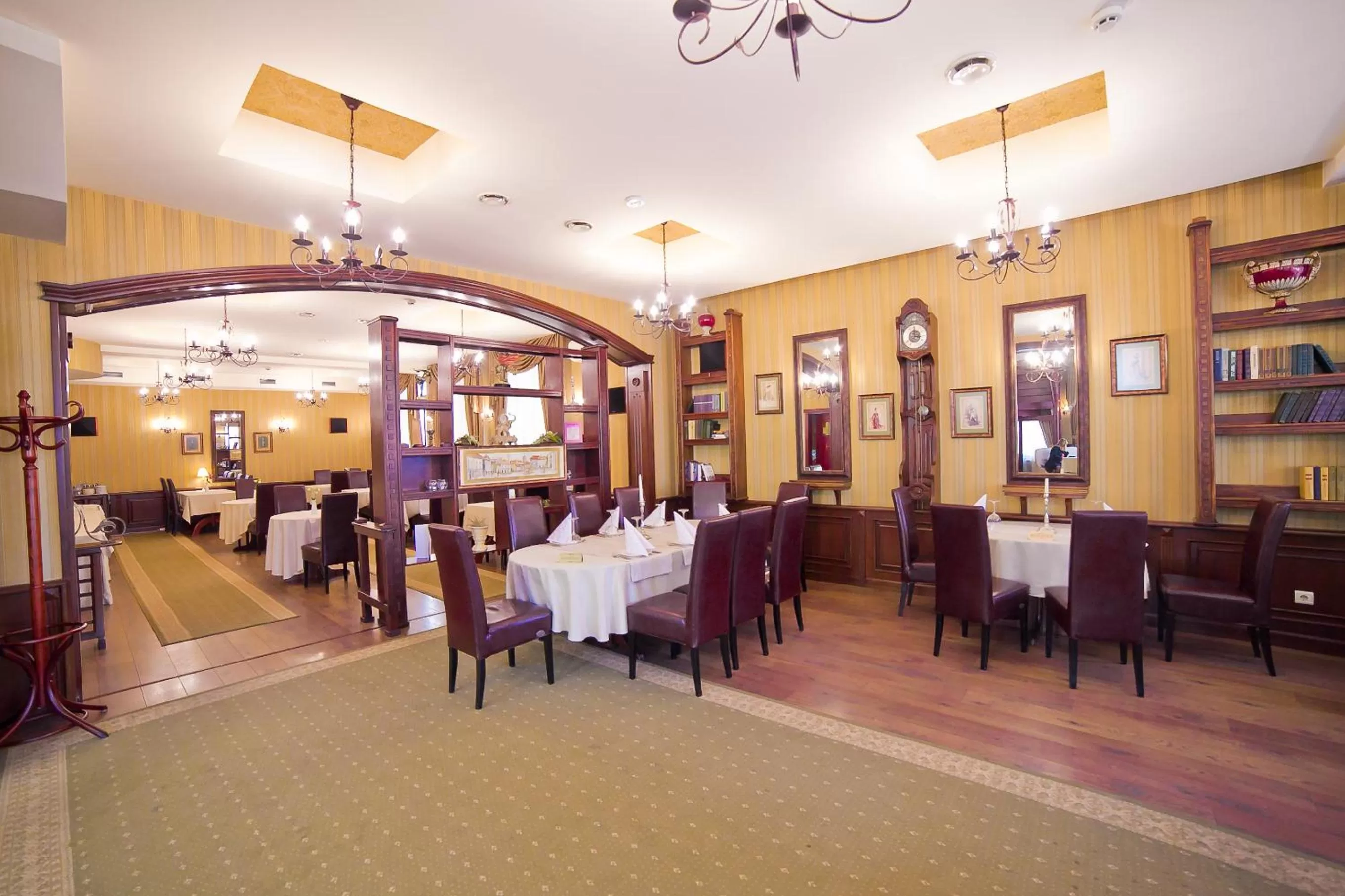 Restaurant/places to eat in VisPas Hotel