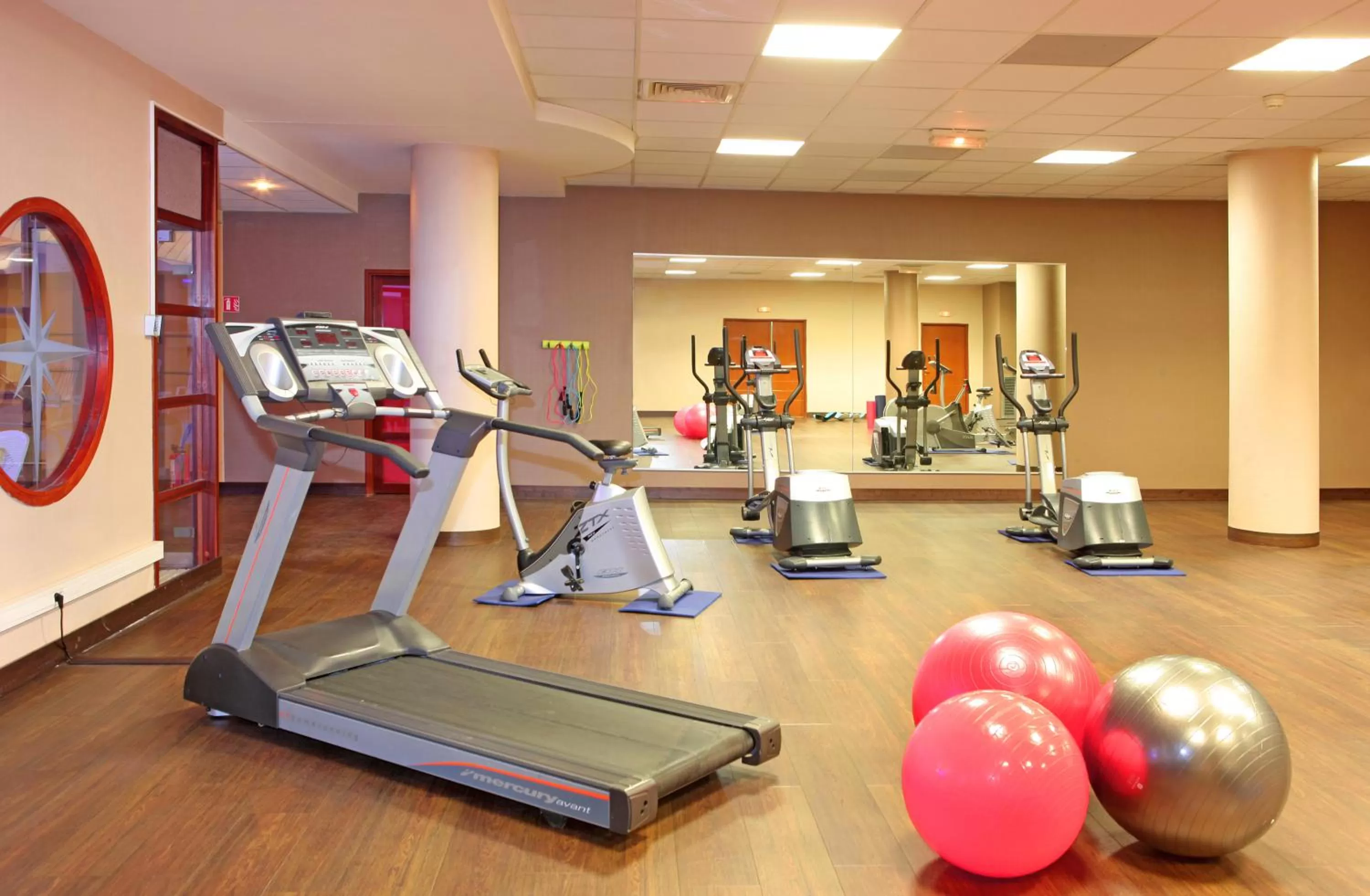 Fitness centre/facilities in Hotel Plaza - site du Futuroscope