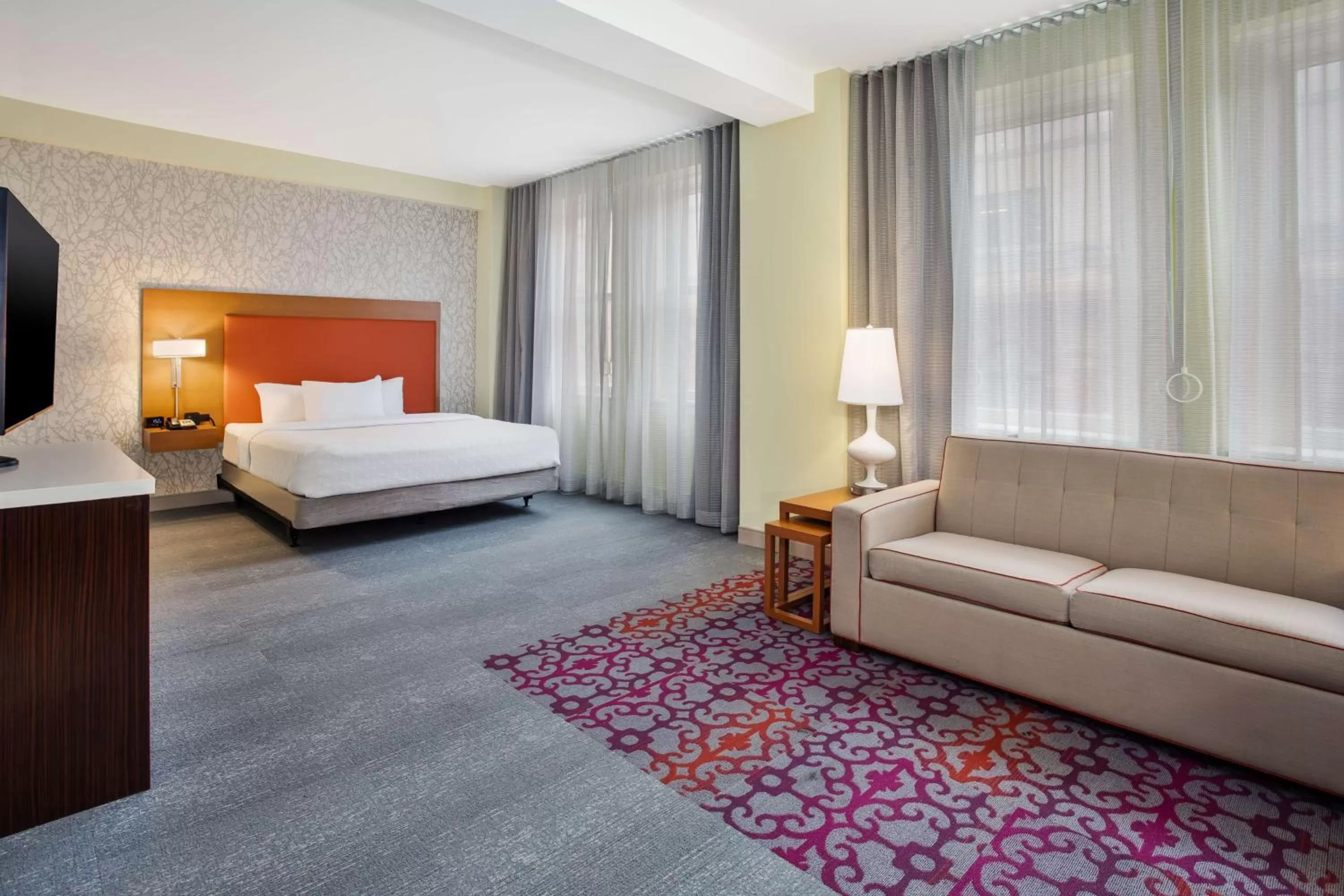 Living room, Bed in Home2 Suites by Hilton San Antonio Downtown - Riverwalk, TX