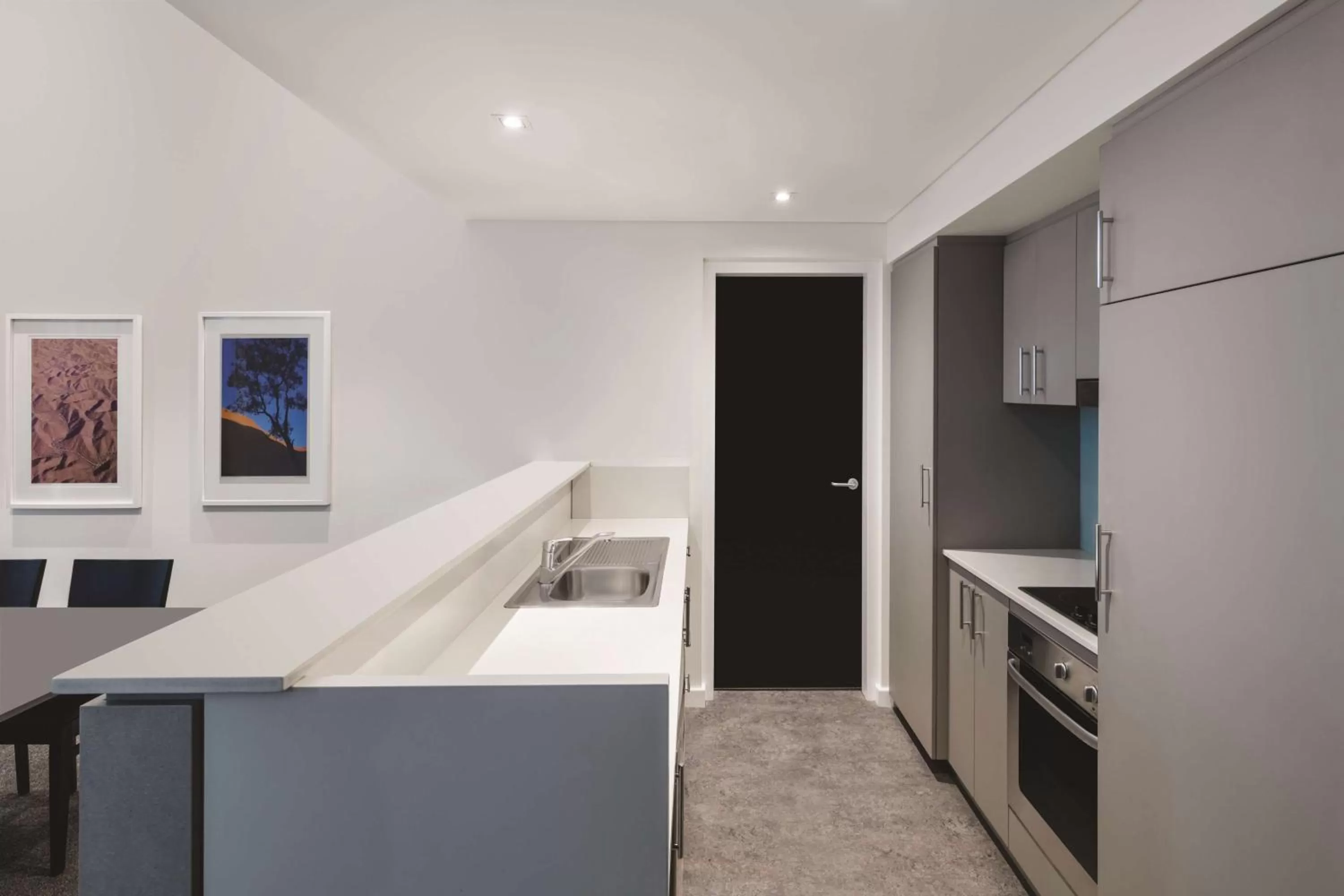 Kitchen or kitchenette in Adina Apartment Hotel Perth