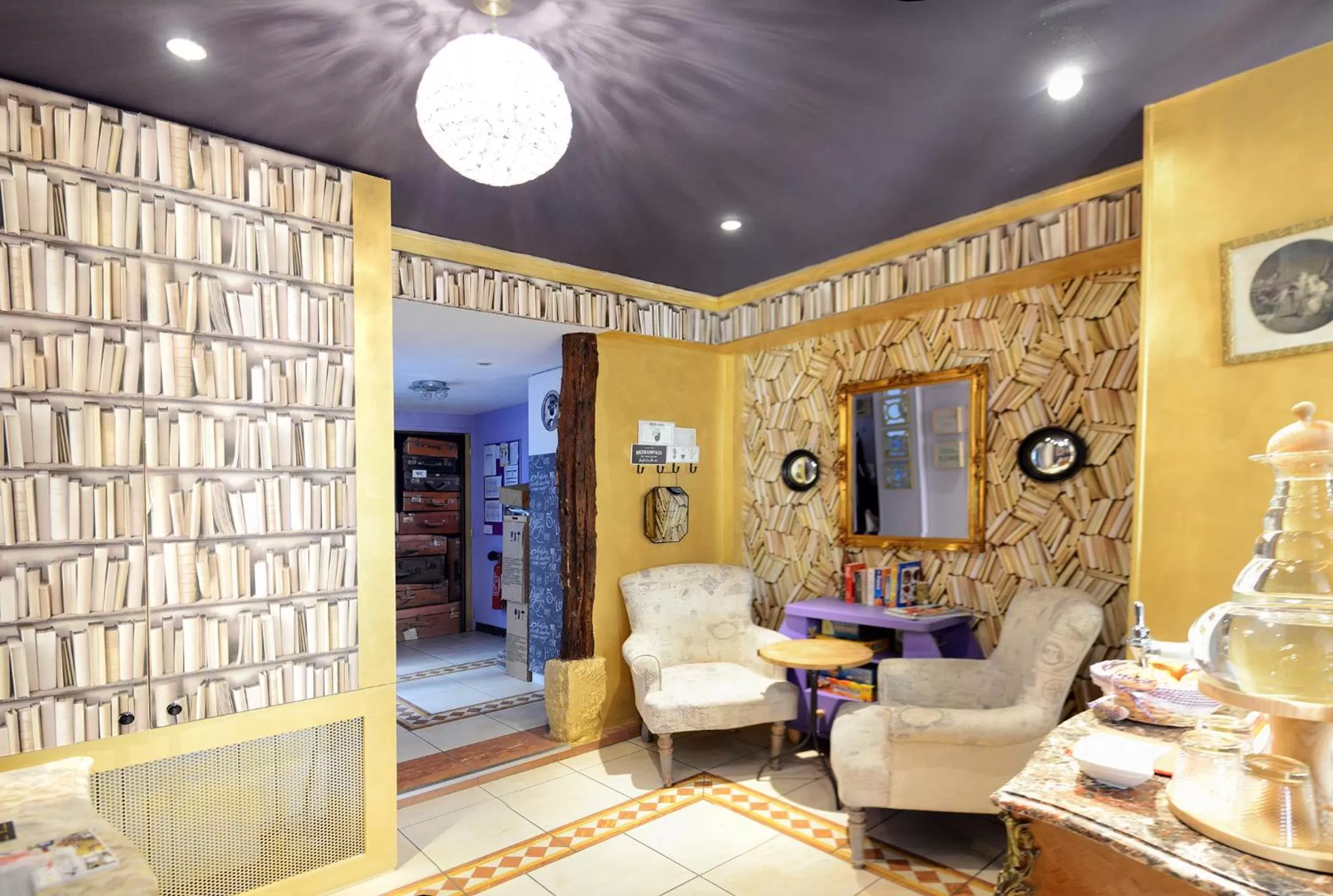 Patio in Hôtel Malar