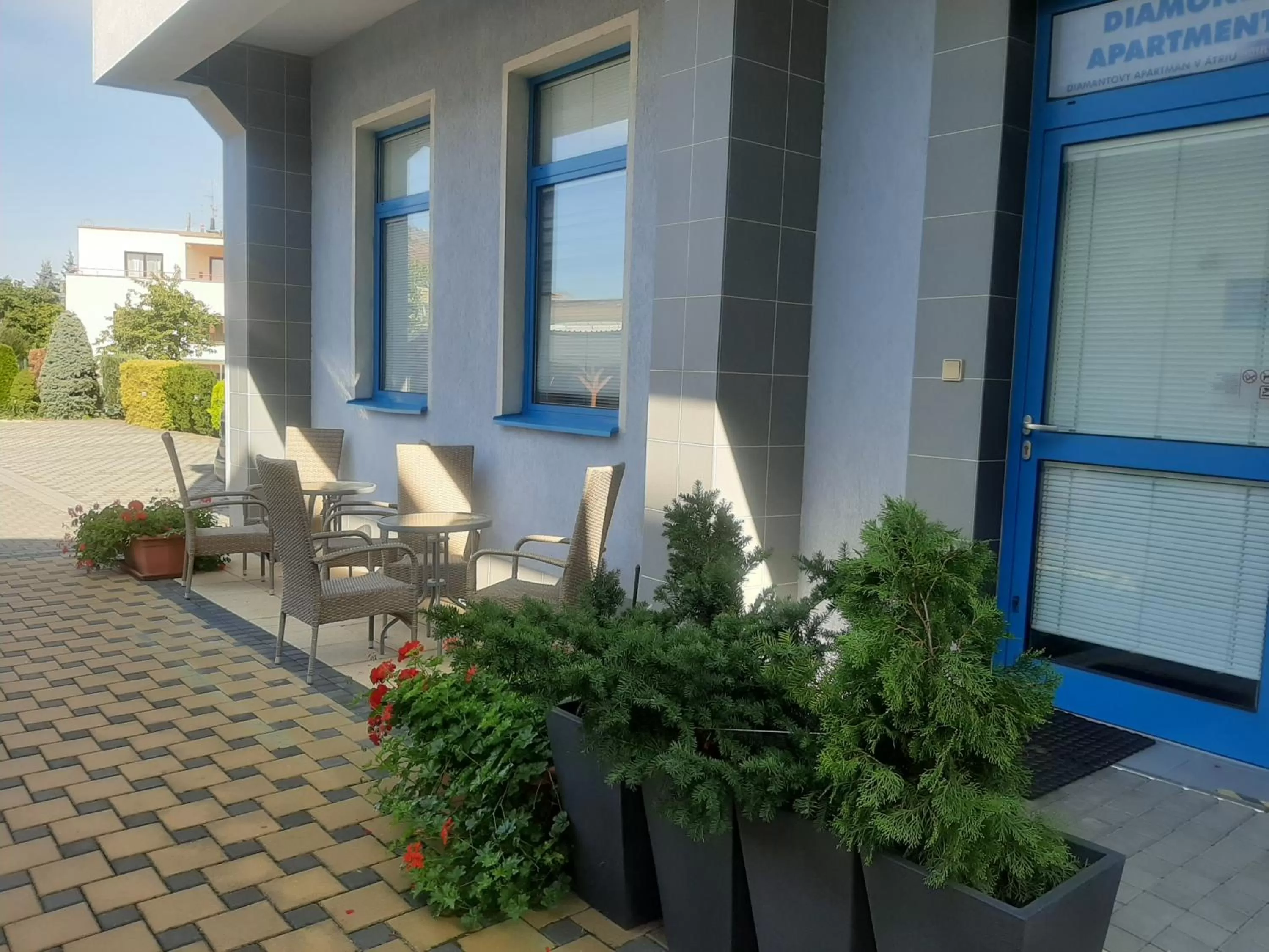 Facade/entrance, Patio/Outdoor Area in garni Hotel S.O.G.* * *