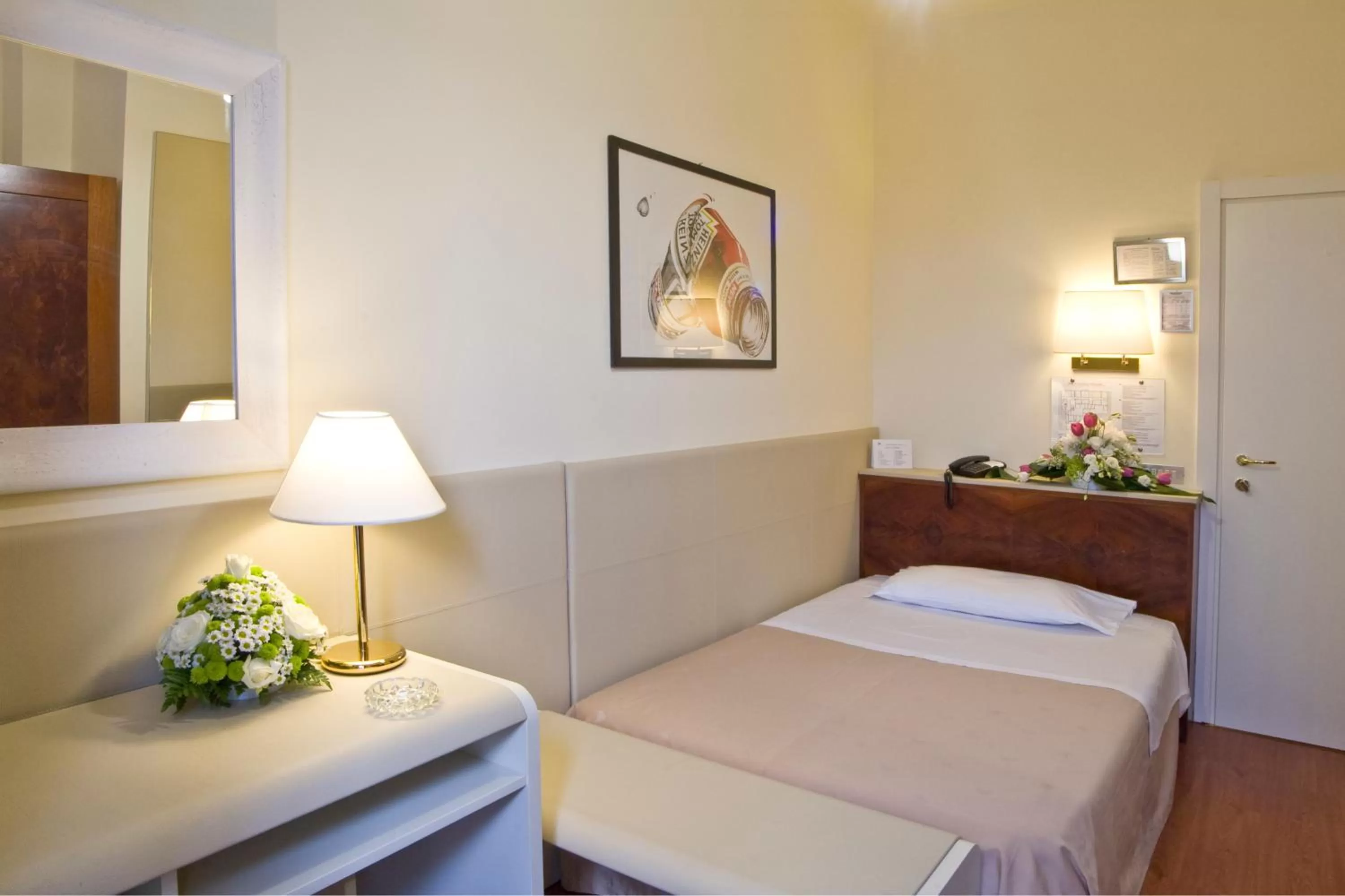 Bed in Hotel Centrale Byron