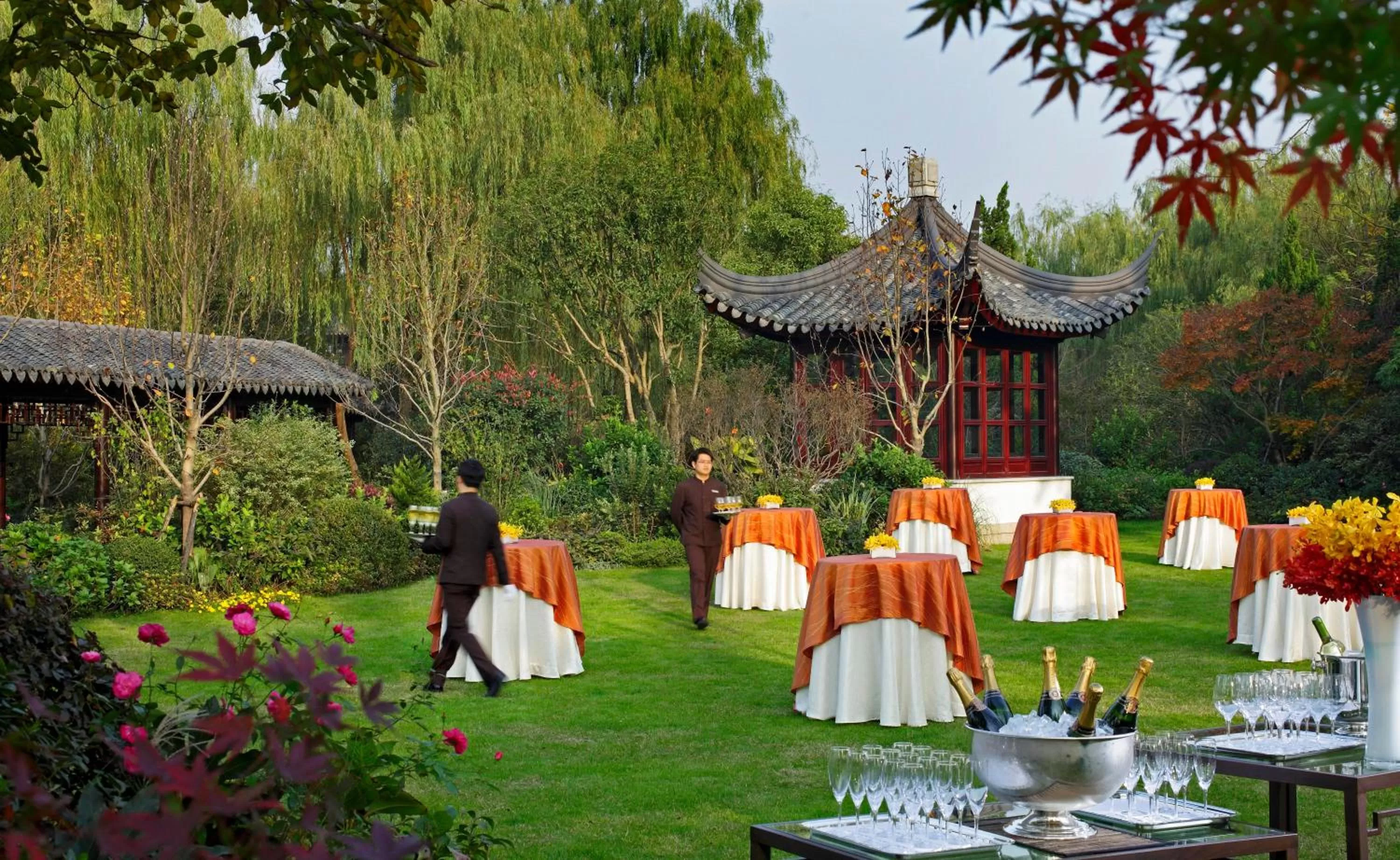 Garden in Four Seasons Hotel Hangzhou at West Lake