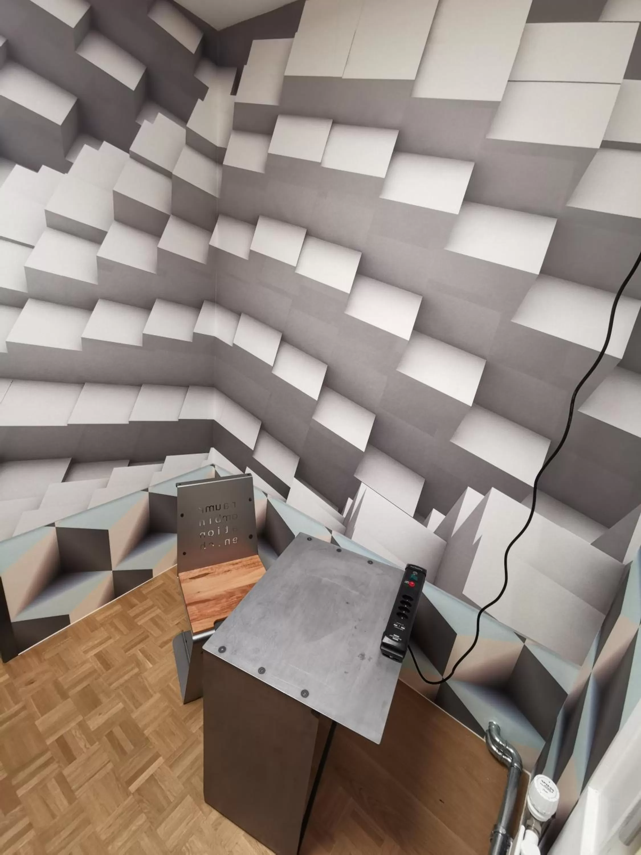 Decorative detail in Boutique Hotel BS16 before Bern City Parking gratis