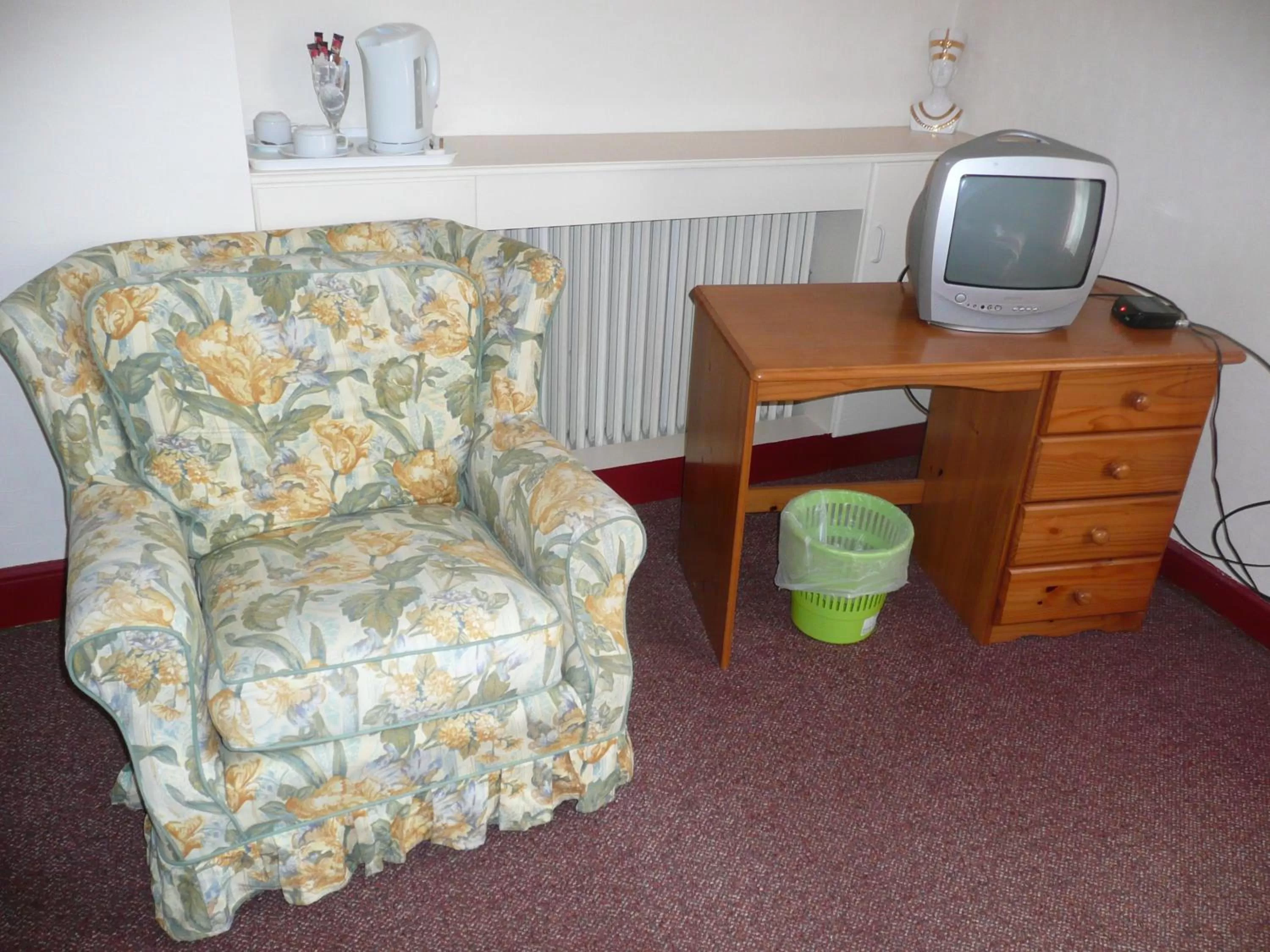Seating area in Beijing Dragon Hotel