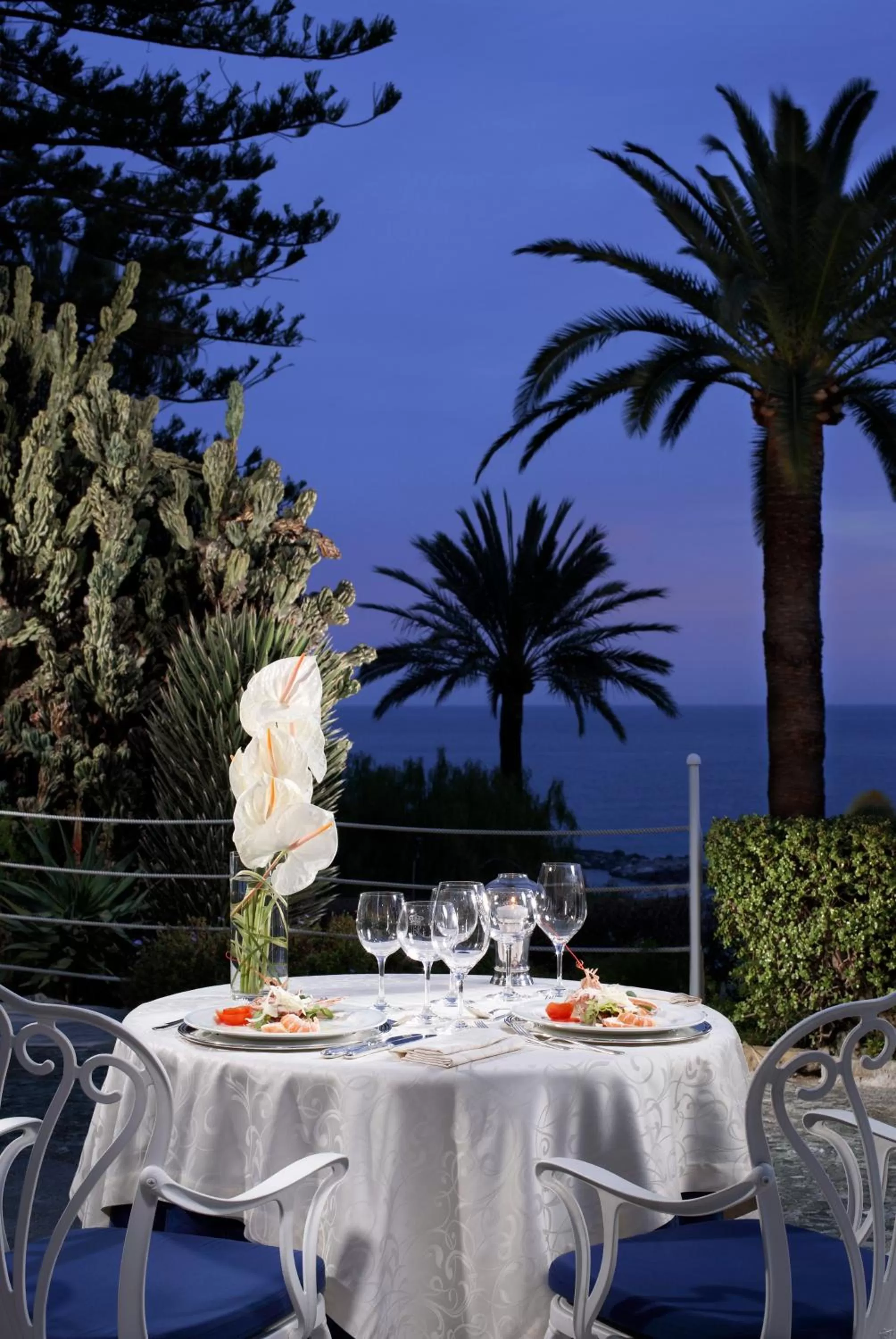 Restaurant/places to eat in Royal Hotel Sanremo
