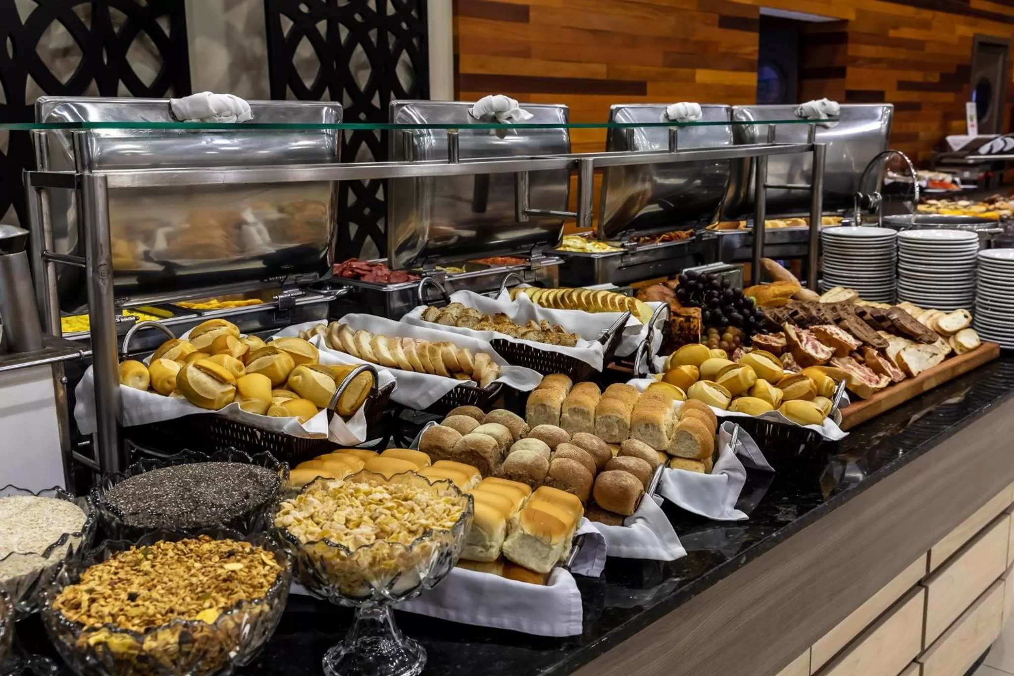 Continental breakfast in Viale Cataratas Hotel & Eventos