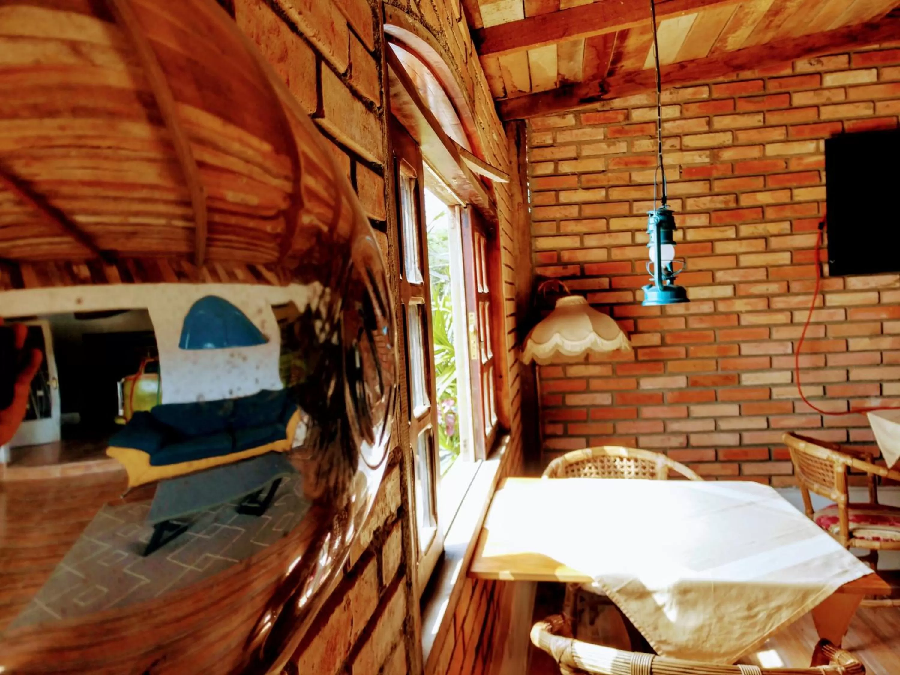 Restaurant/places to eat in SPACE 4 U - HOTEL BOUTIQUE TEMÁTICO - Aeroporto