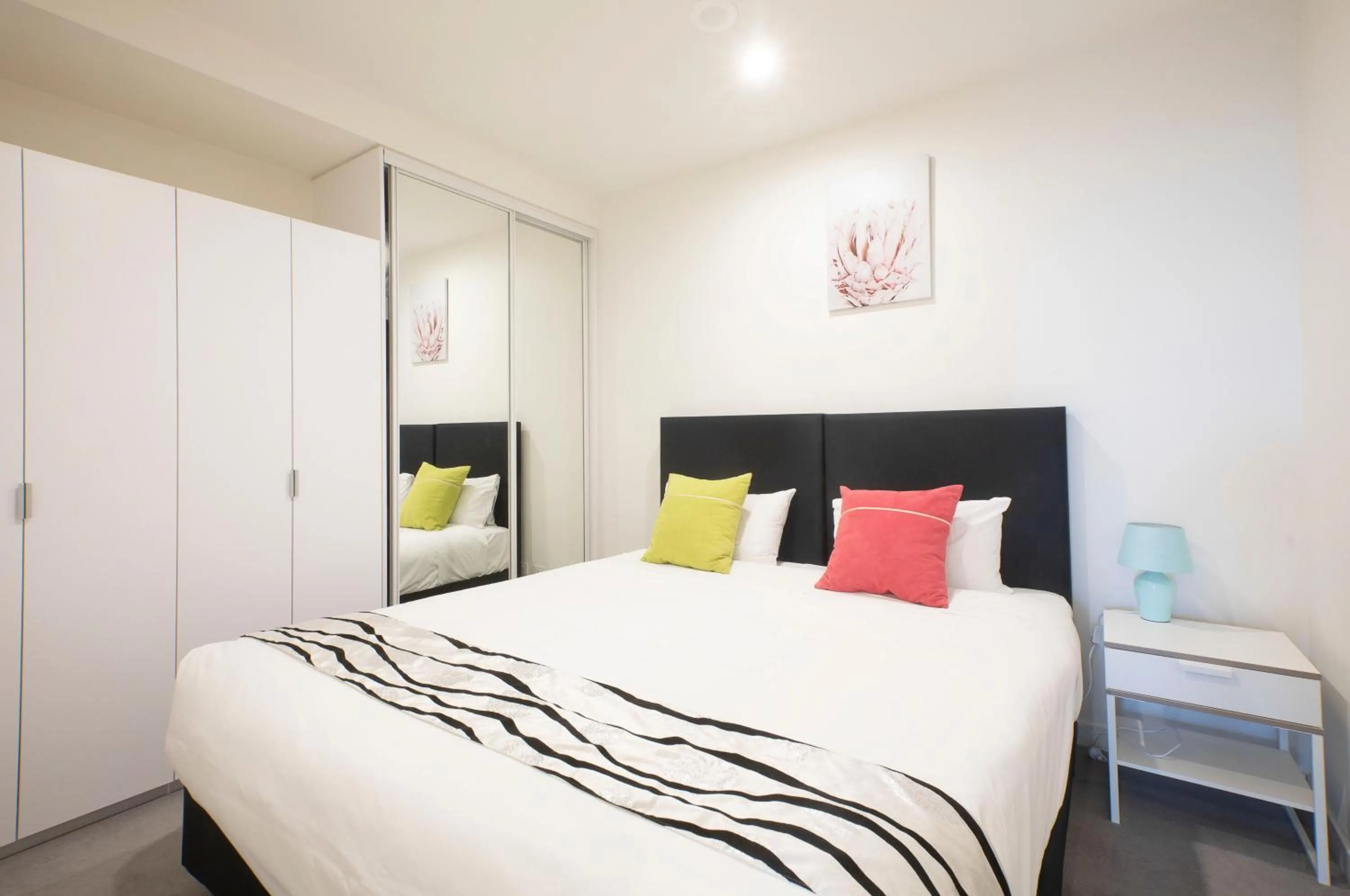Bedroom, Bed in Platinum City Serviced Apartments