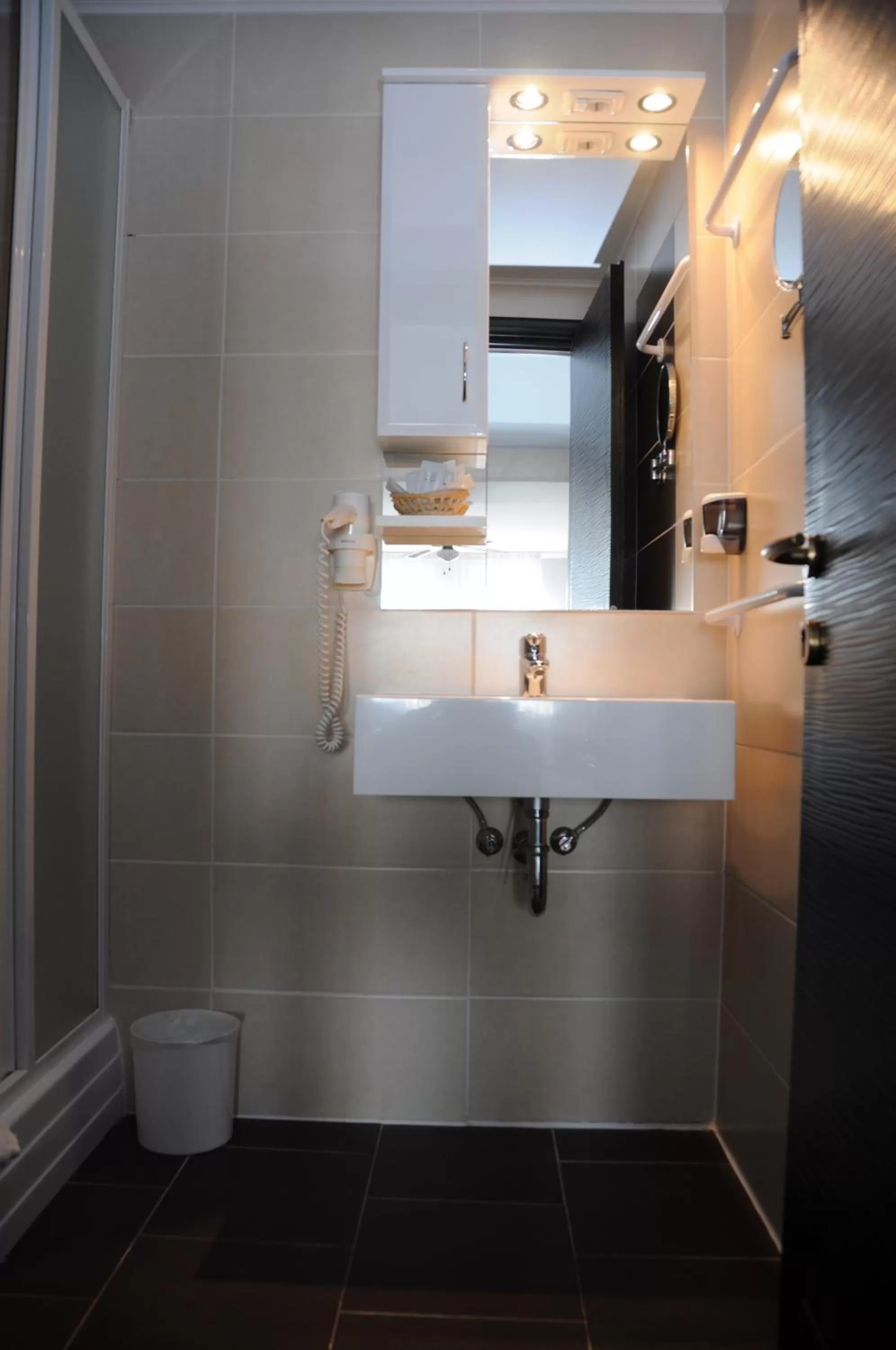 Bathroom in Green Hotel Budapest